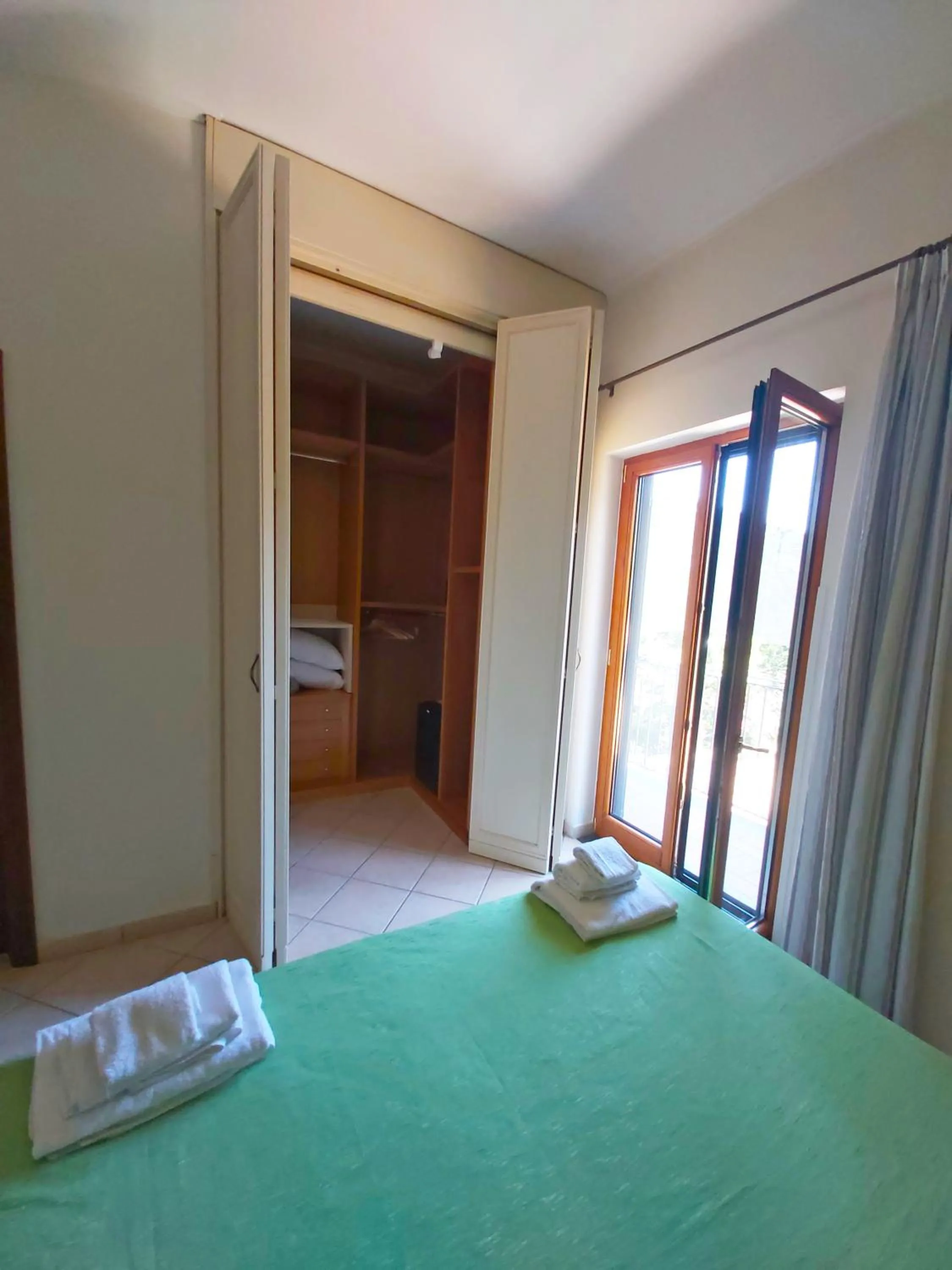 Facade/entrance, Bed in Sosò