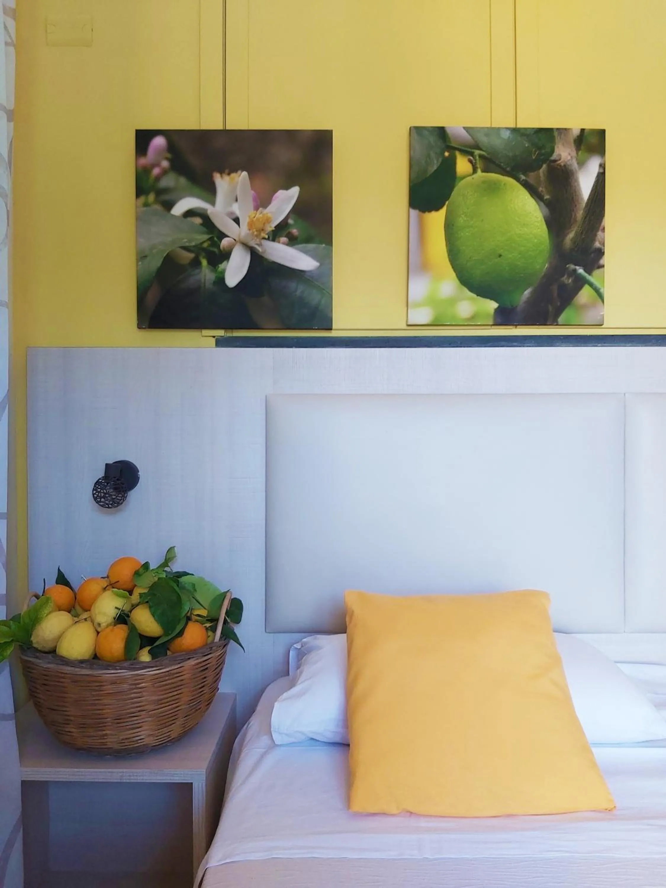 Bedroom, Bed in Sosò