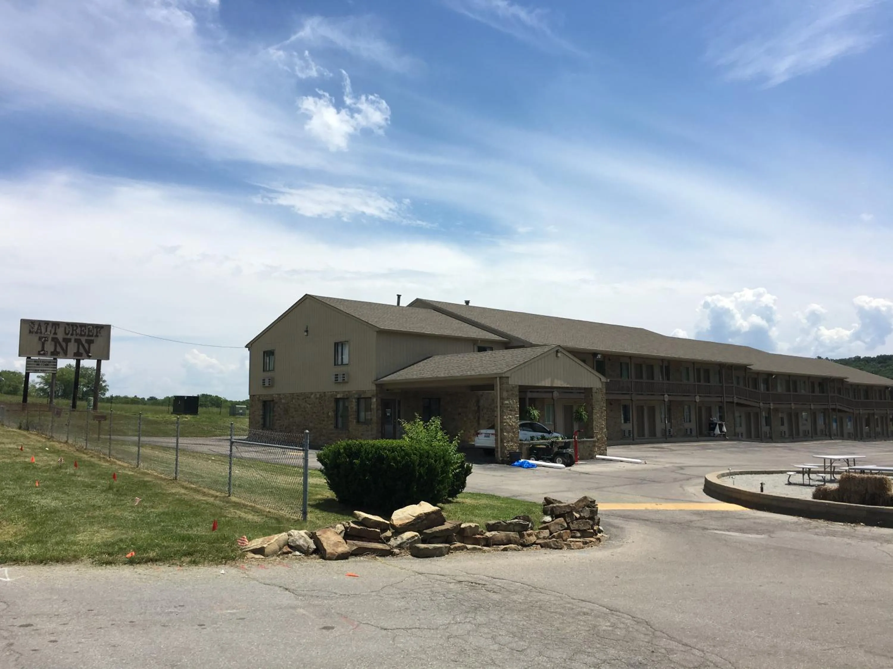 Property building in Salt Creek Inn