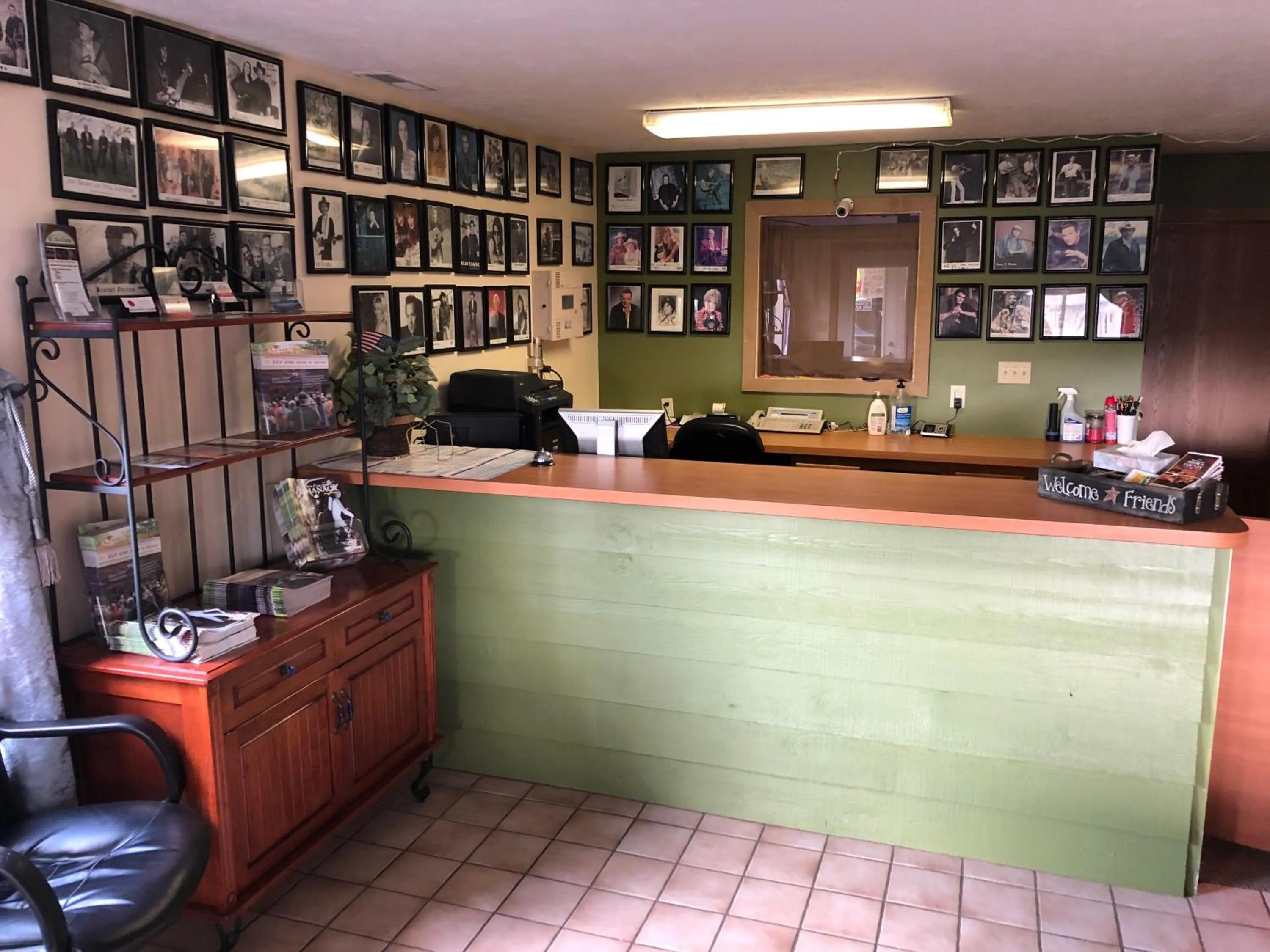 Lobby or reception in Salt Creek Inn