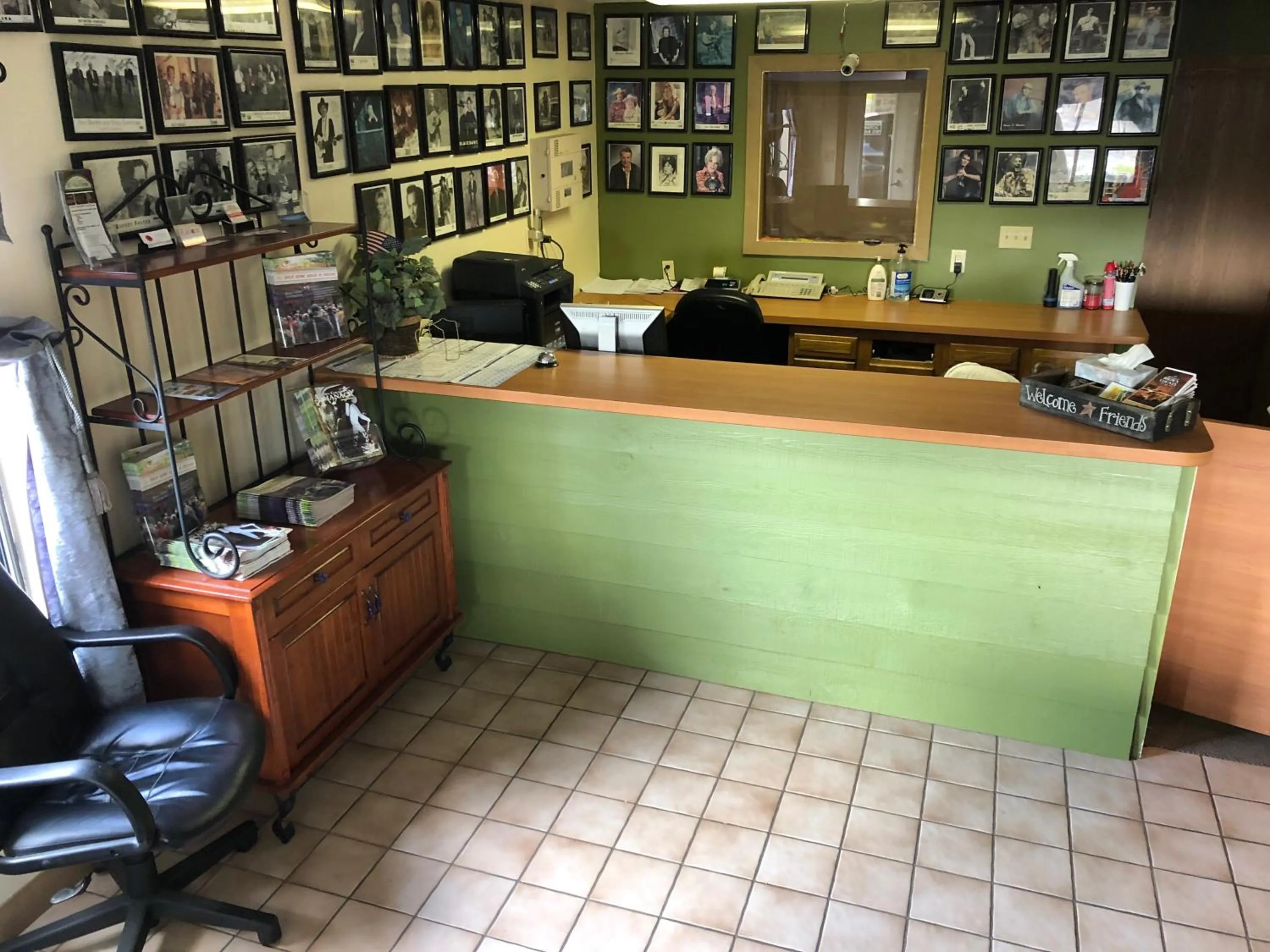 Lobby or reception in Salt Creek Inn