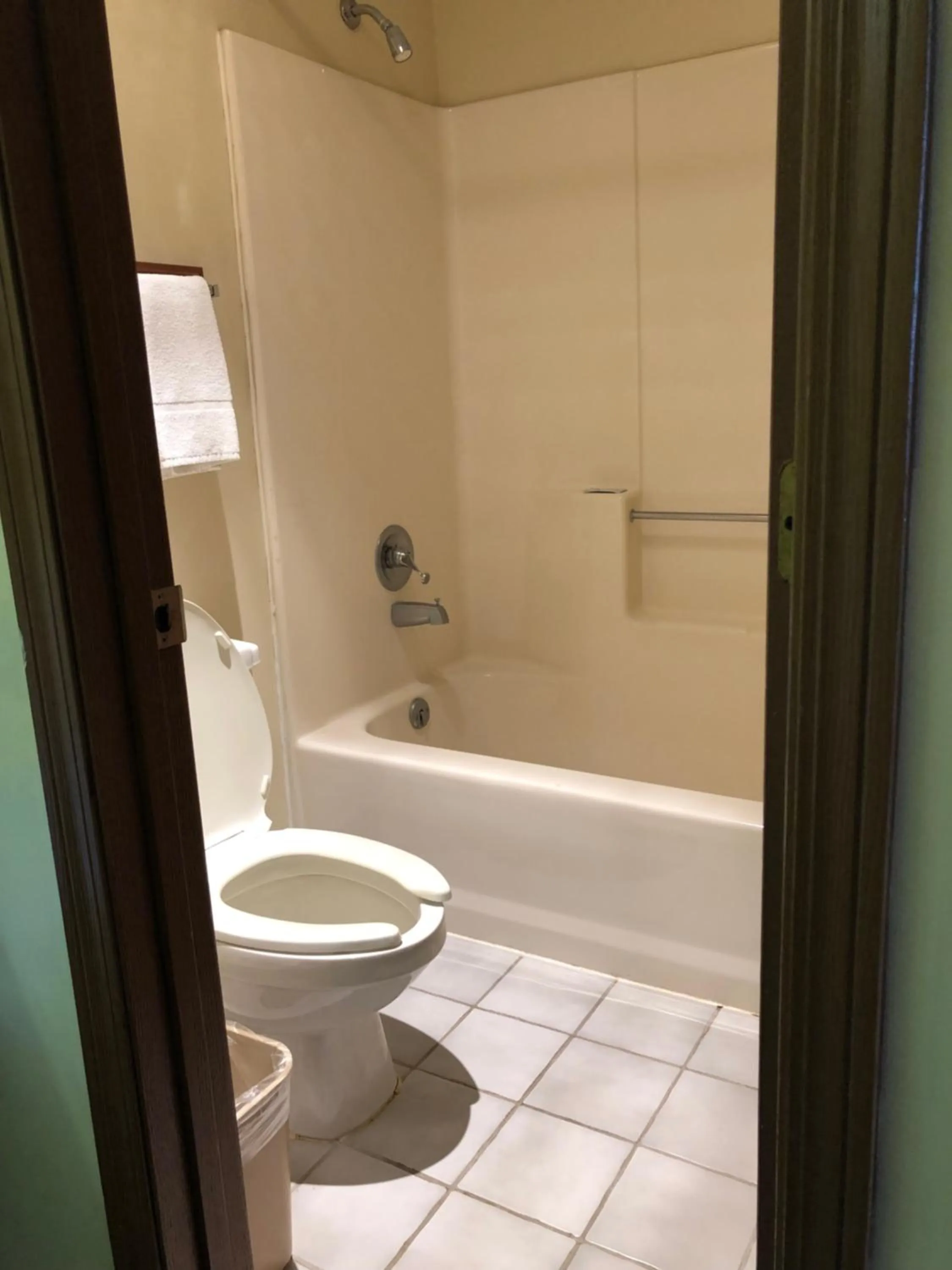 Shower in Salt Creek Inn