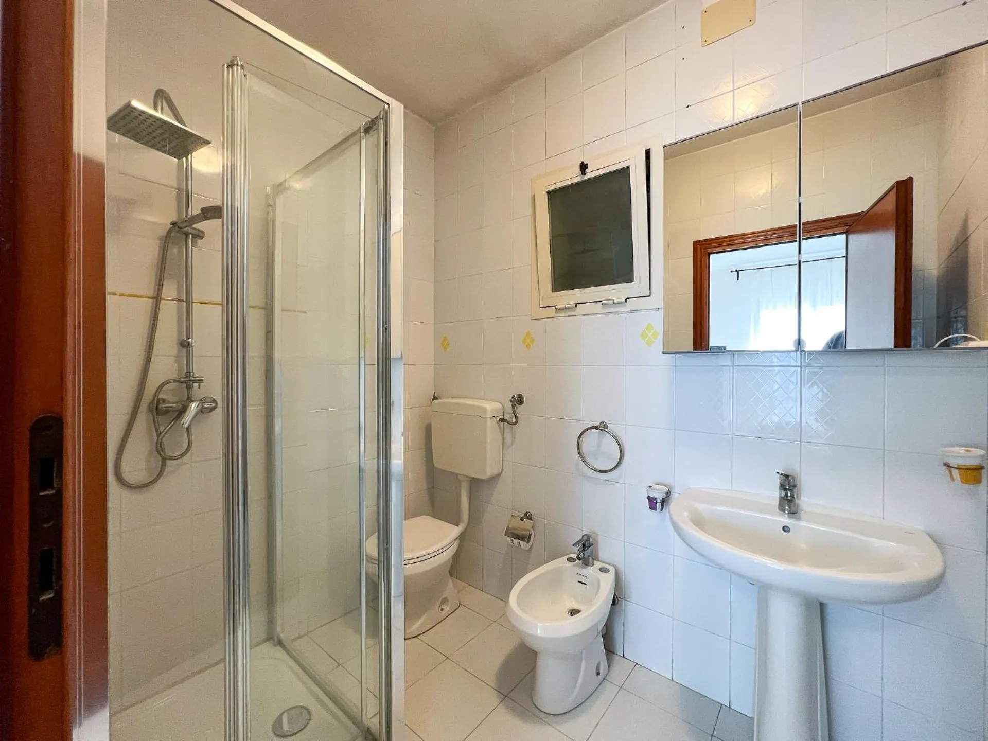 Bathroom in Mandel Residence by Mandel Club