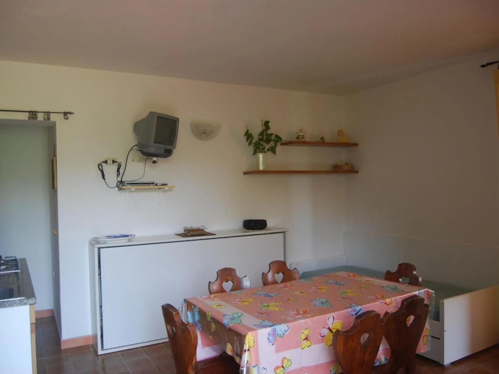 Kitchen or kitchenette in Mandel Residence by Mandel Club