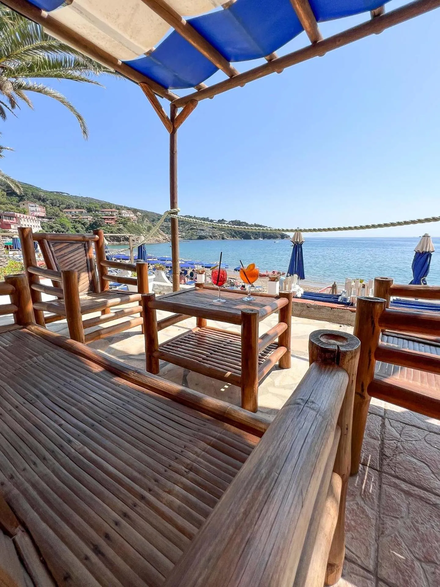 Restaurant/places to eat in Mandel Residence by Mandel Club