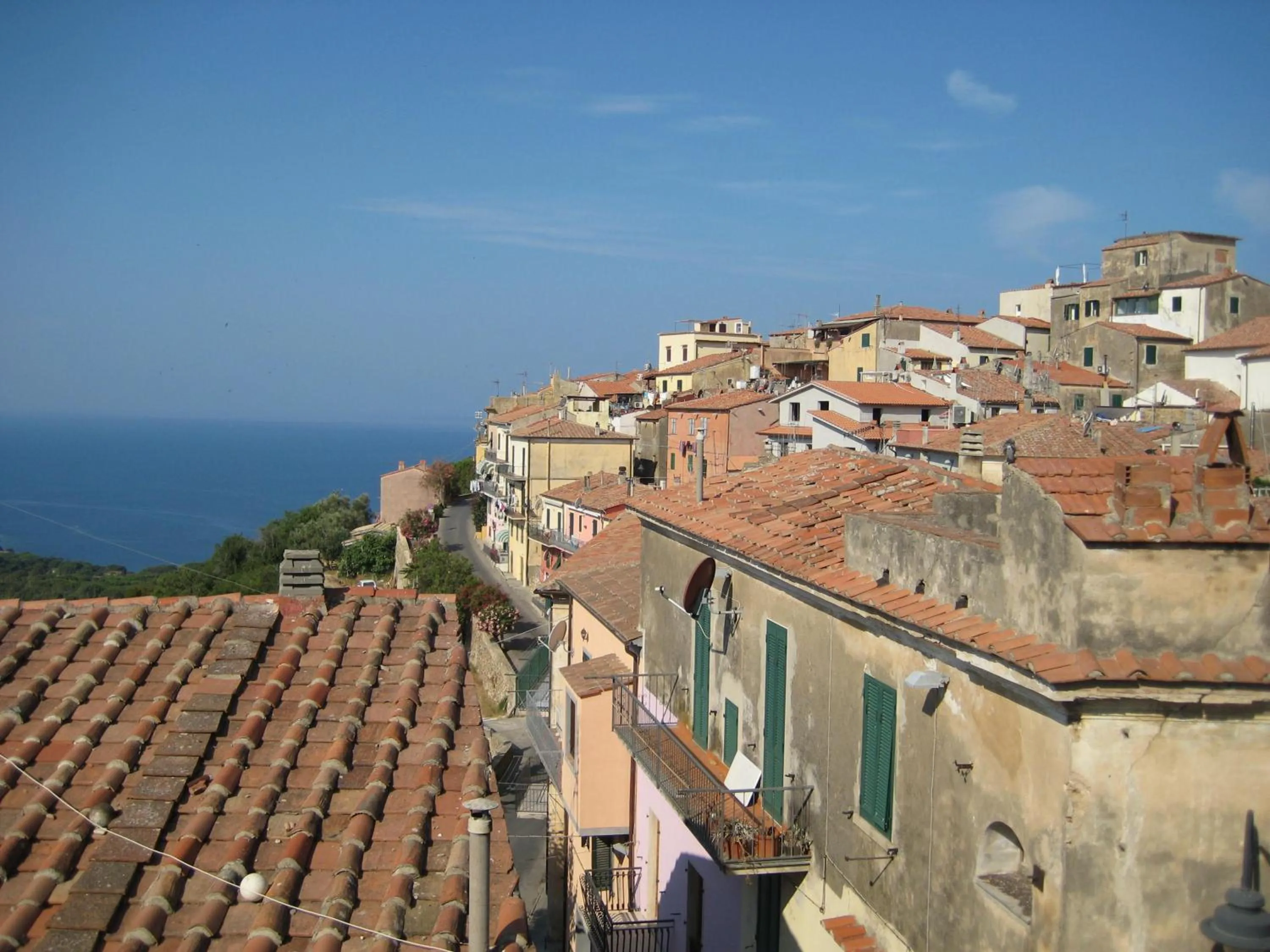 City view in Mandel Residence by Mandel Club