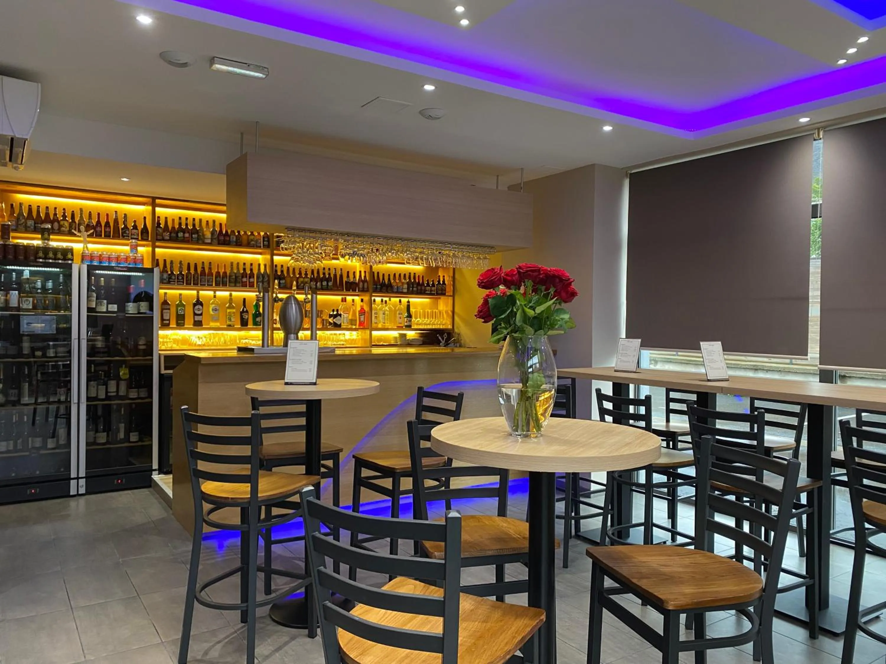 Lounge or bar in Brit Hotel Brive La Gaillarde - Restaurant La Limousine