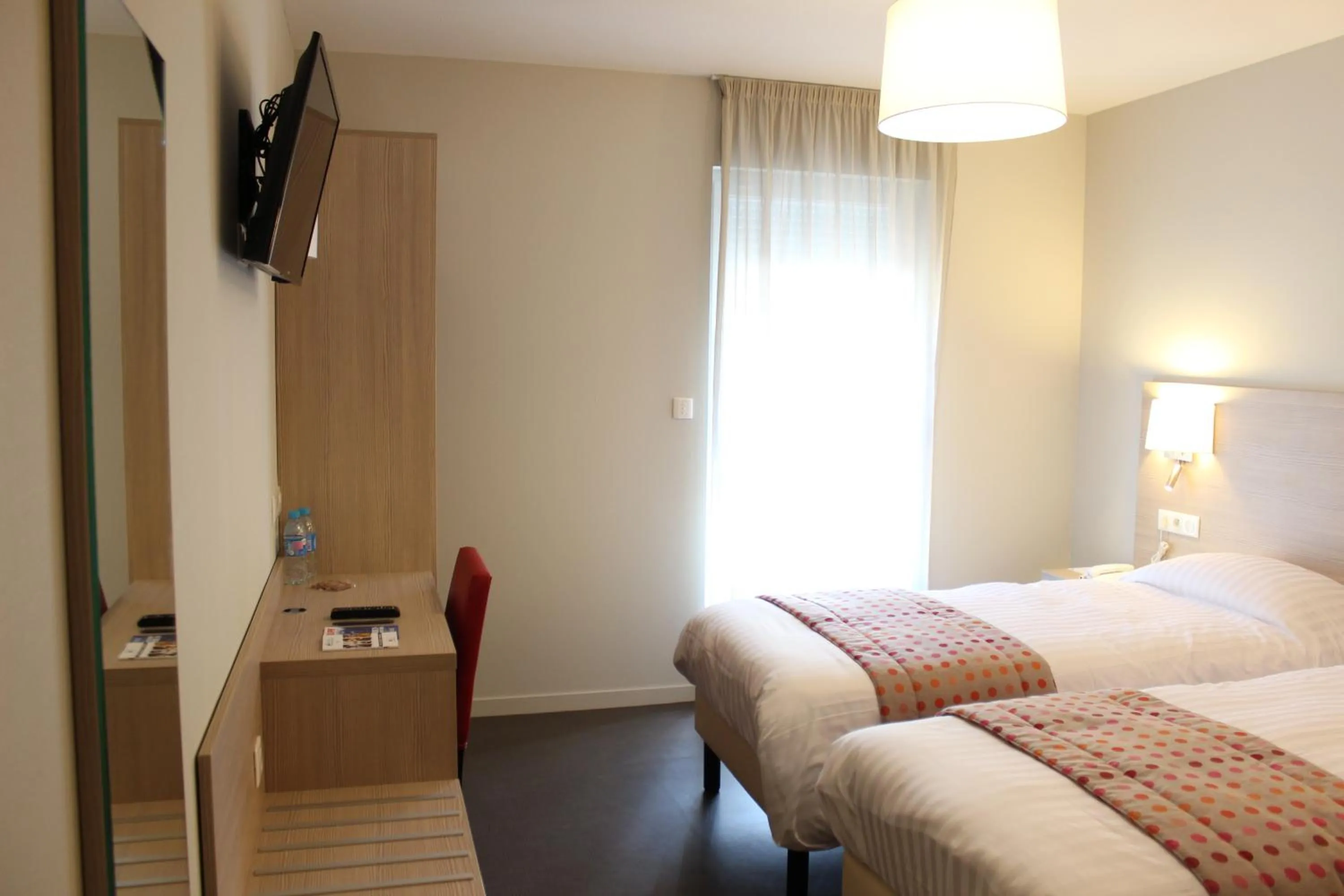 Property building, Bed in Brit Hotel Brive La Gaillarde - Restaurant La Limousine