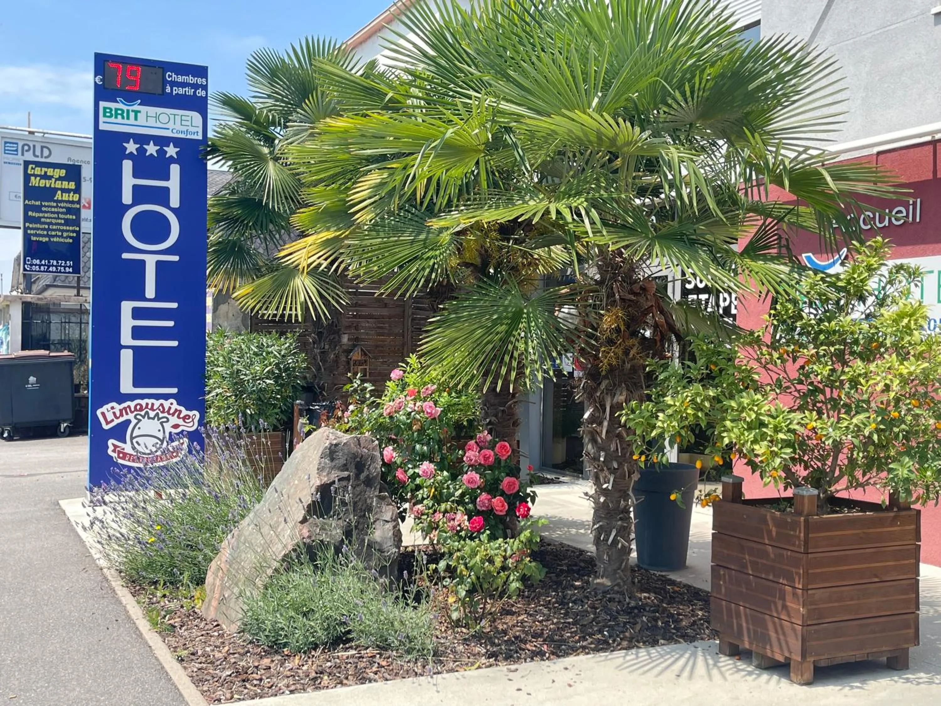 Spring in Brit Hotel Brive La Gaillarde - Restaurant La Limousine