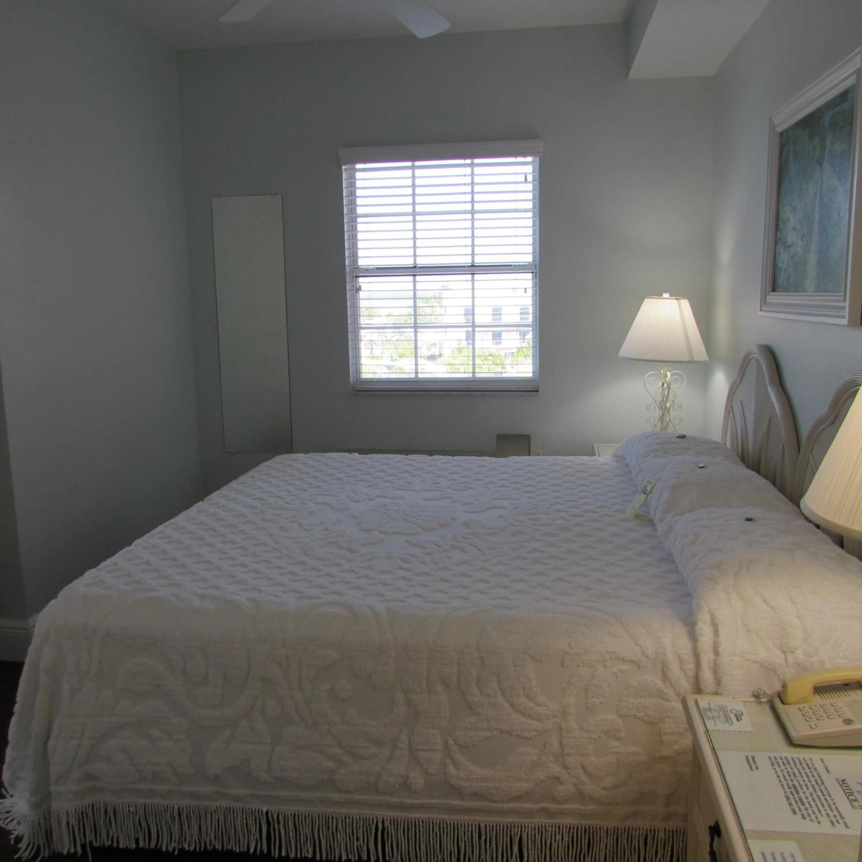 Bed in Edison Beach House