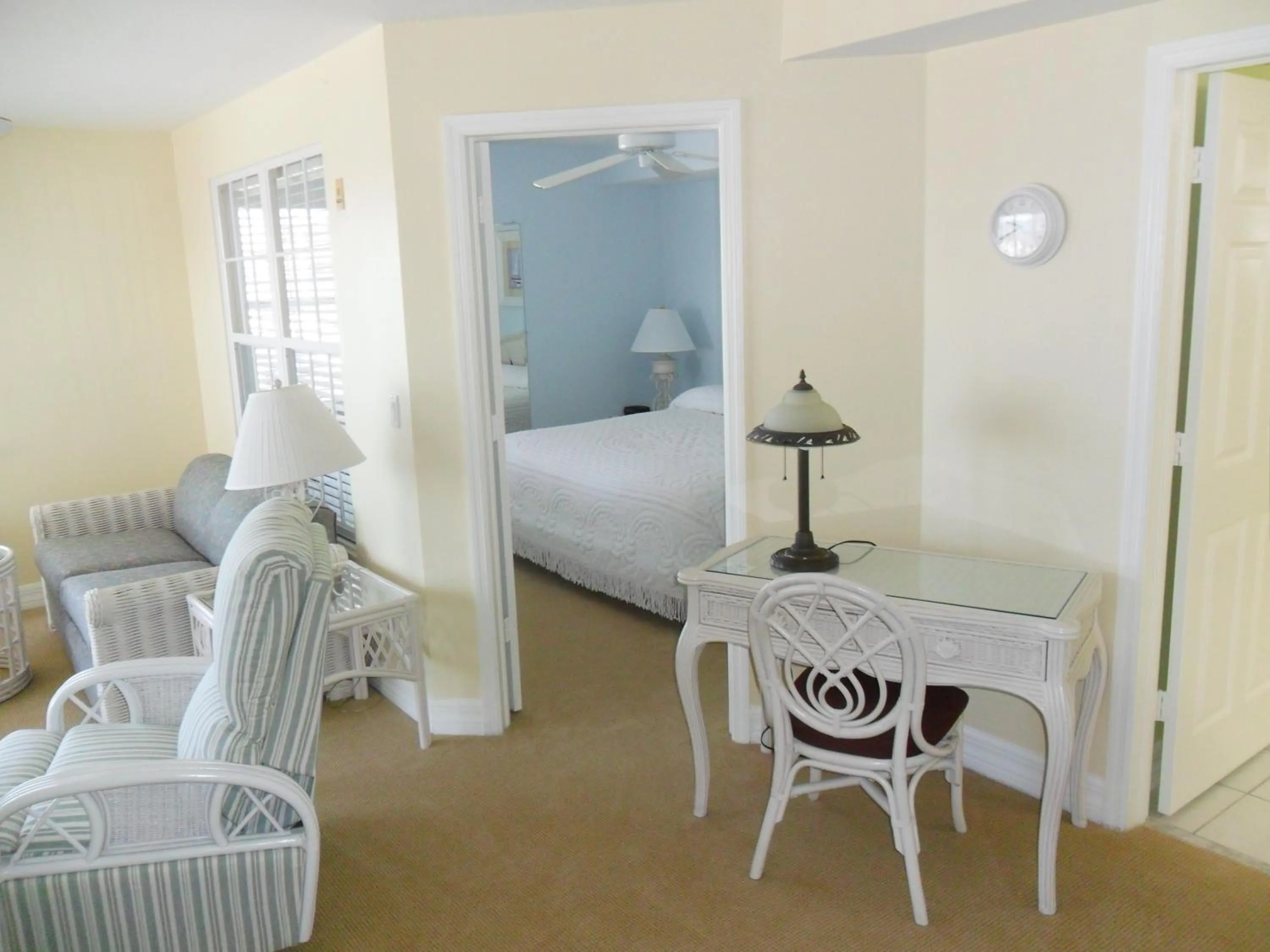 Living room in Edison Beach House