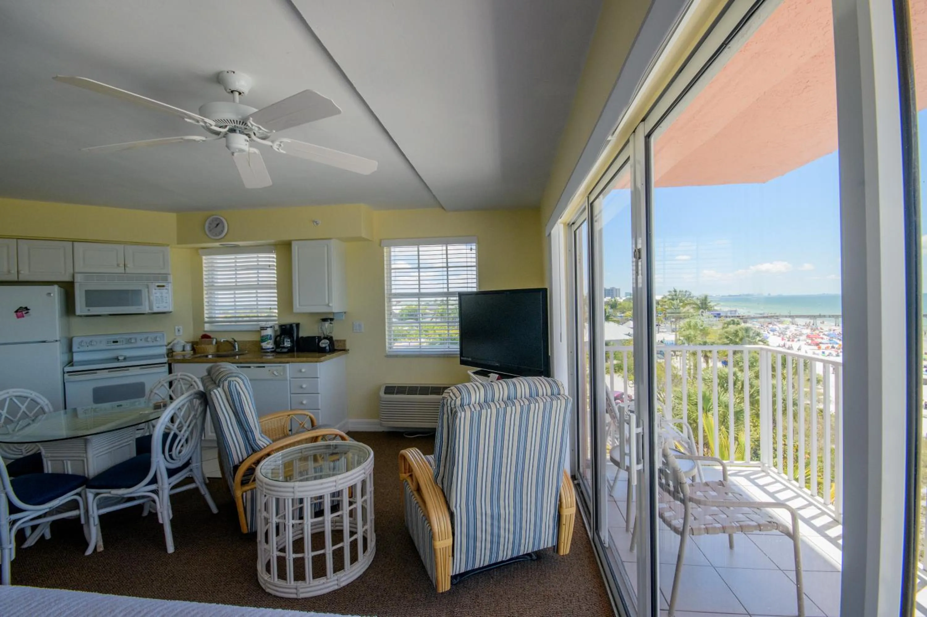 Sea view in Edison Beach House