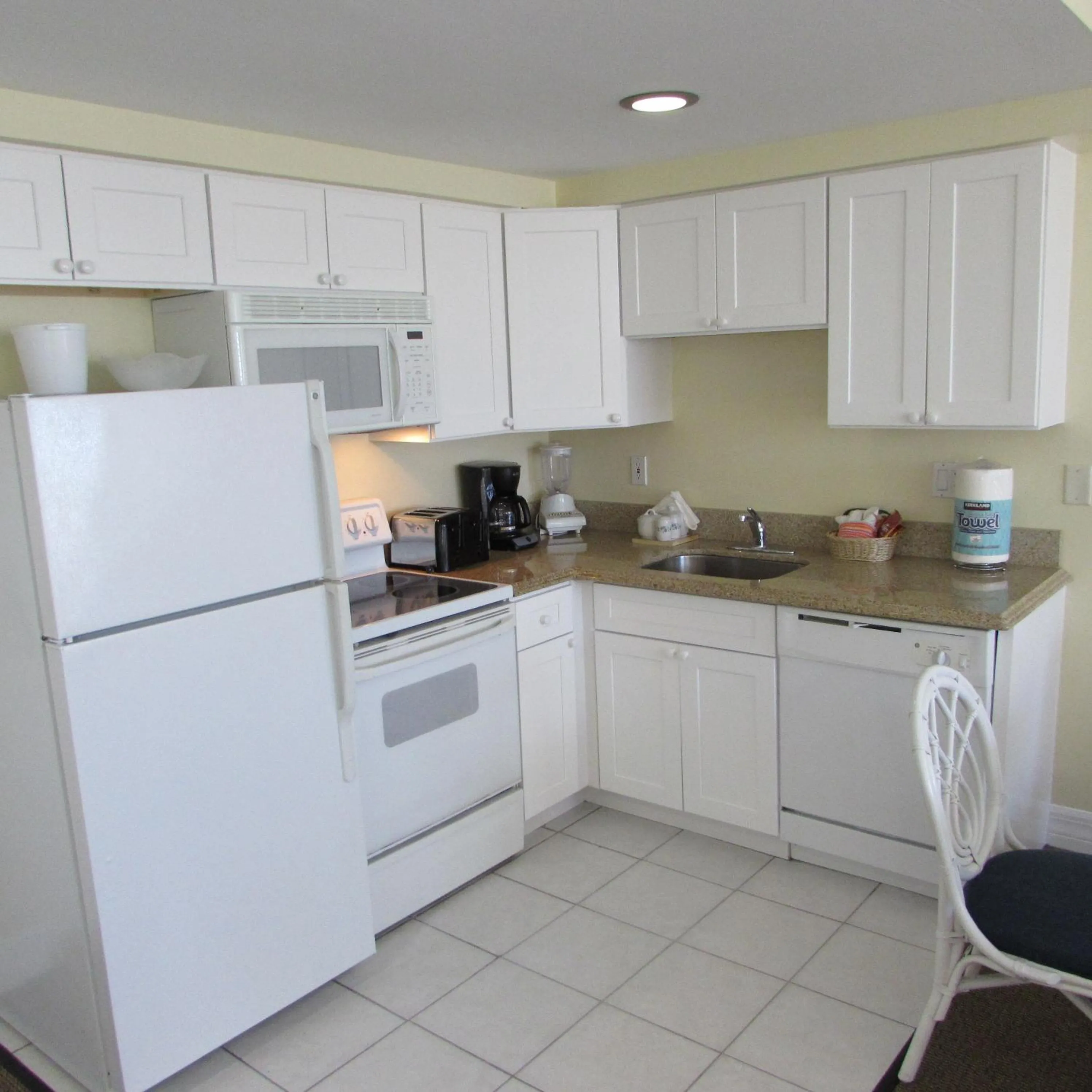 Kitchen or kitchenette in Edison Beach House