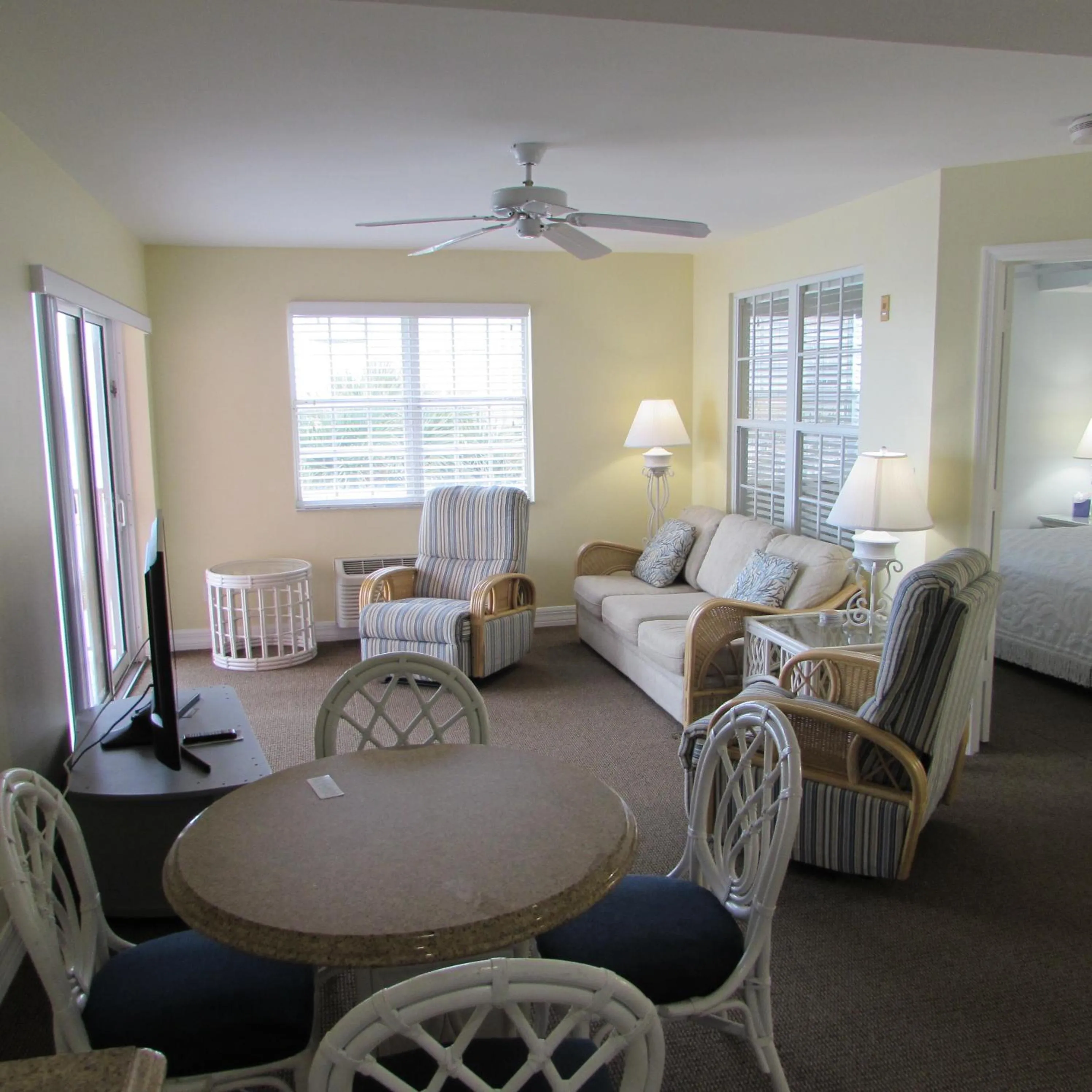 Living room in Edison Beach House
