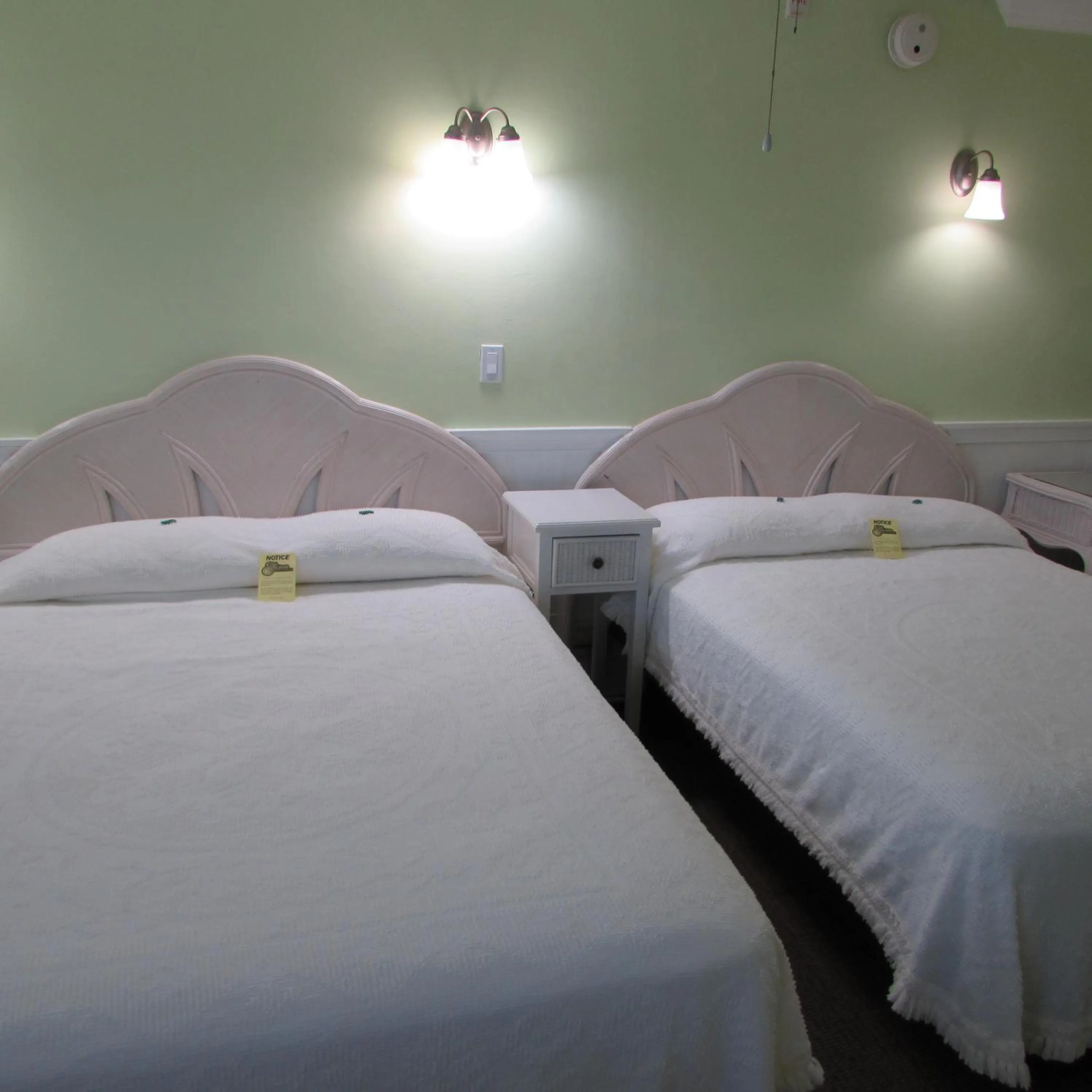 Bed in Edison Beach House