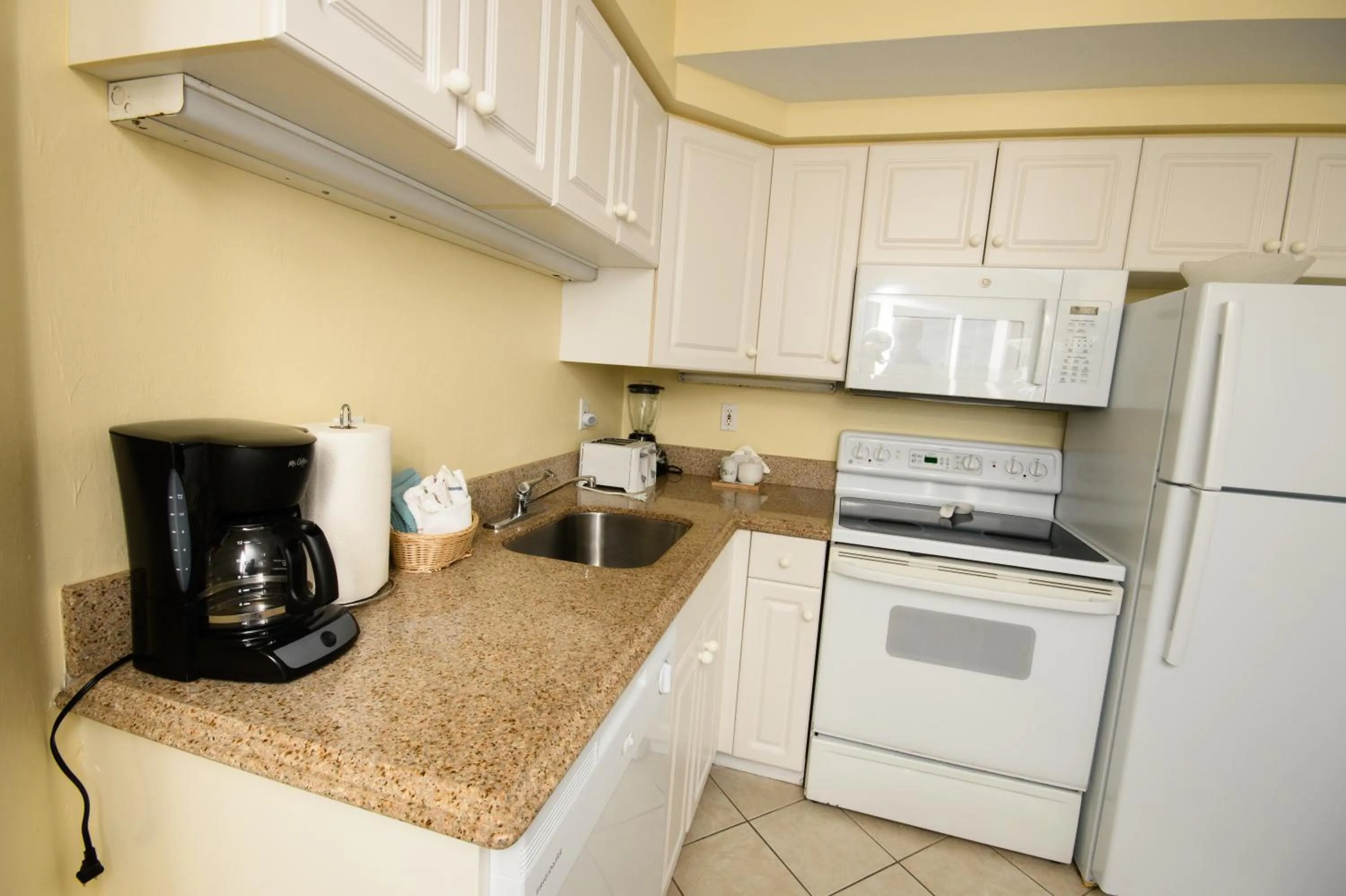 Coffee/tea facilities in Edison Beach House