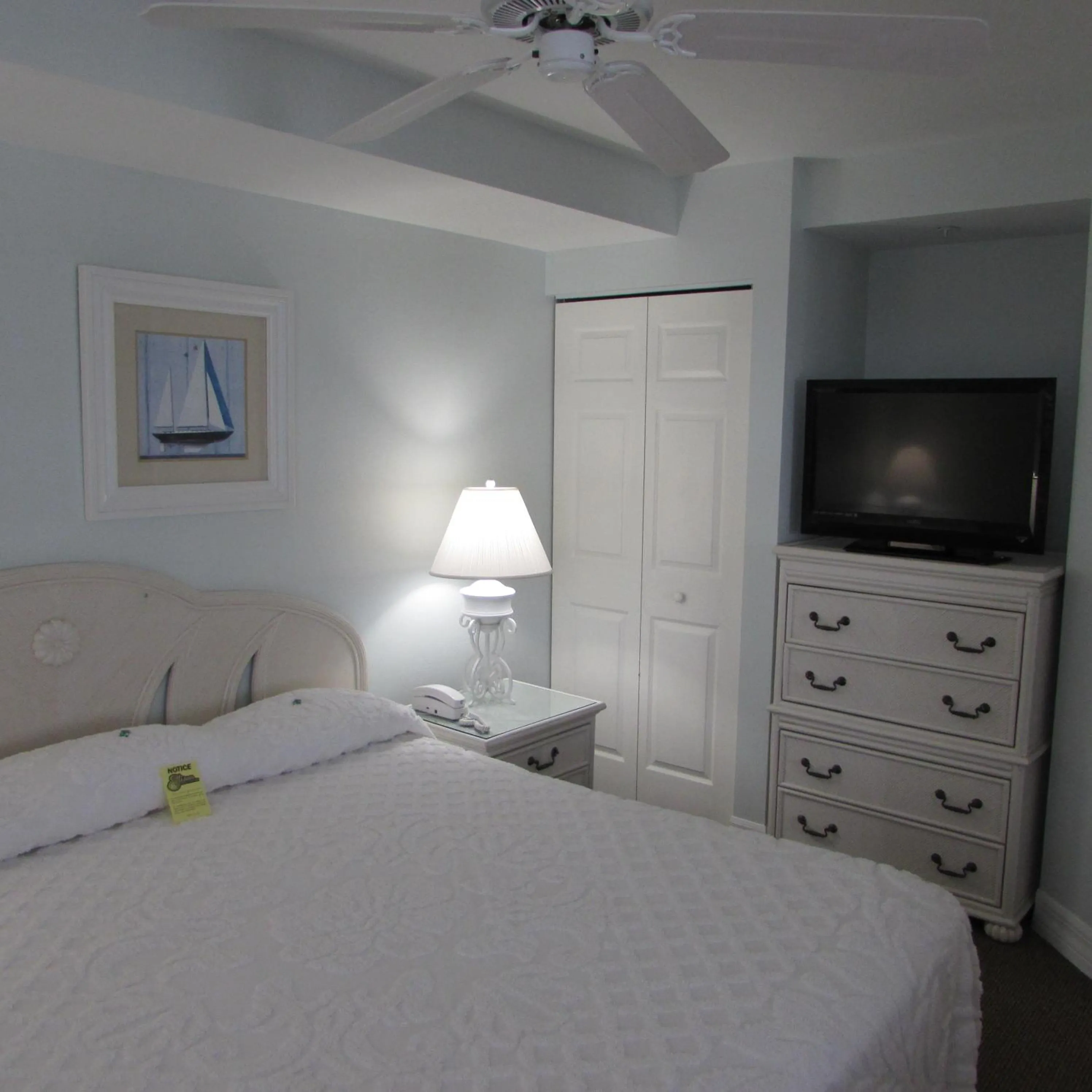 Bedroom in Edison Beach House