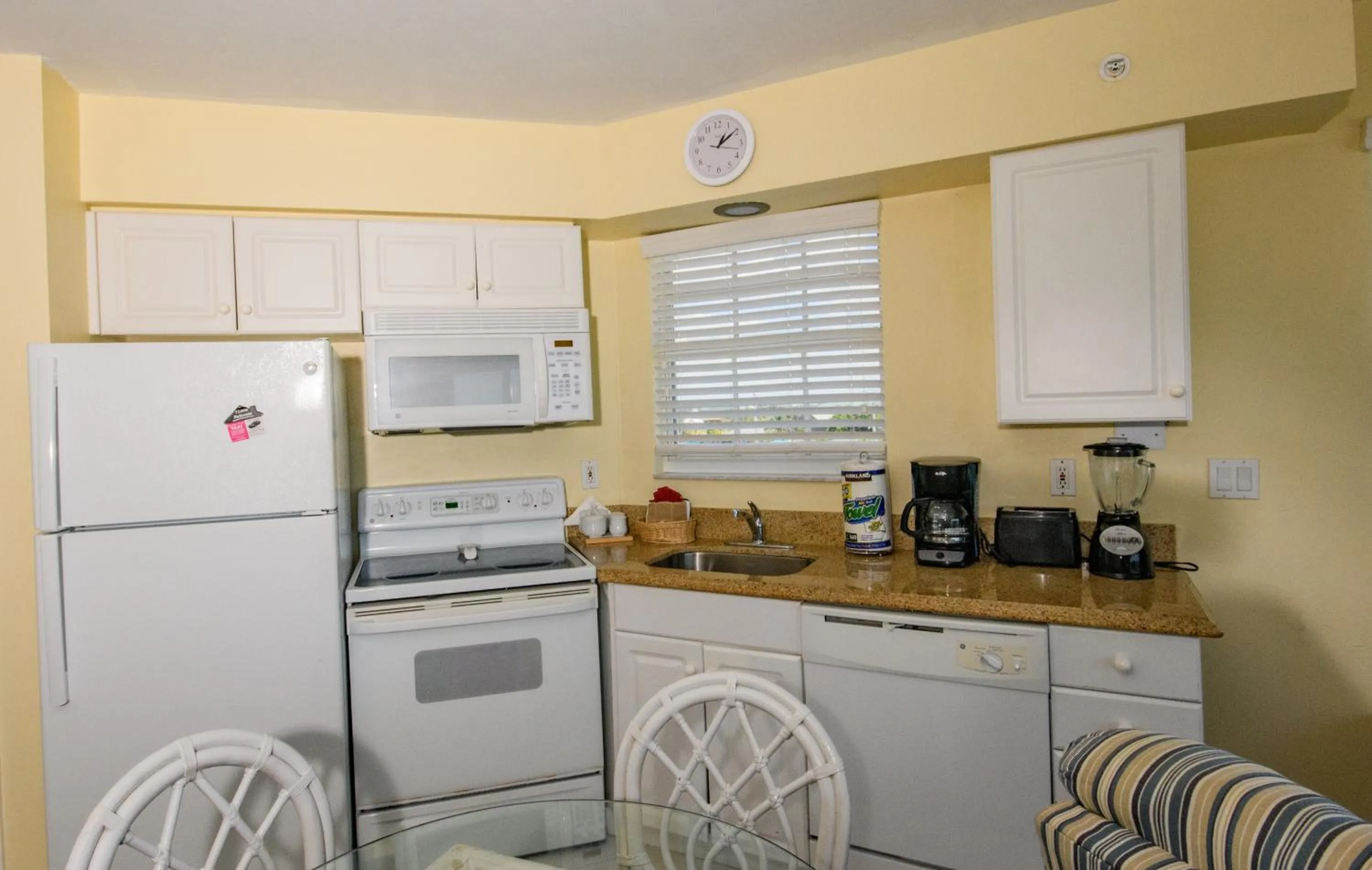Kitchen or kitchenette in Edison Beach House