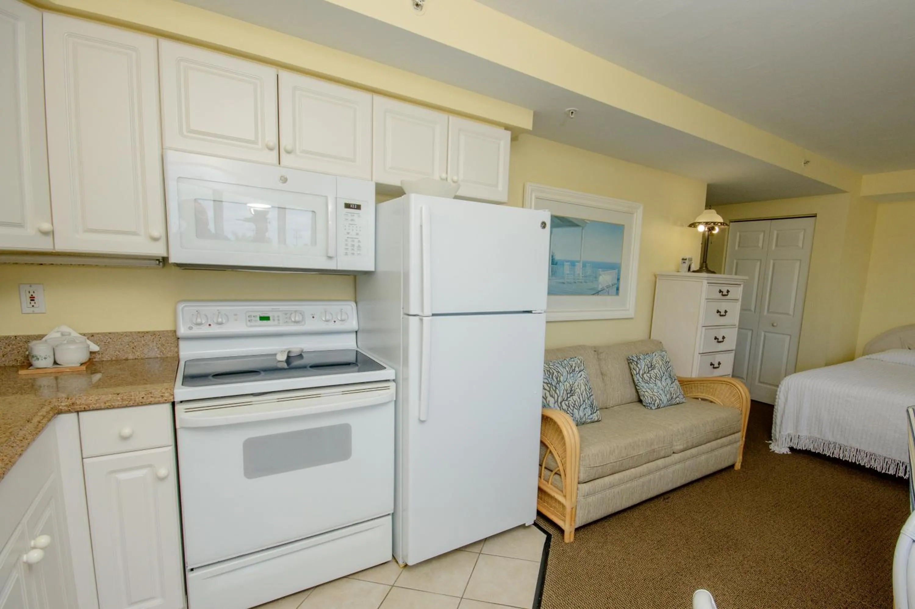 Kitchen or kitchenette in Edison Beach House