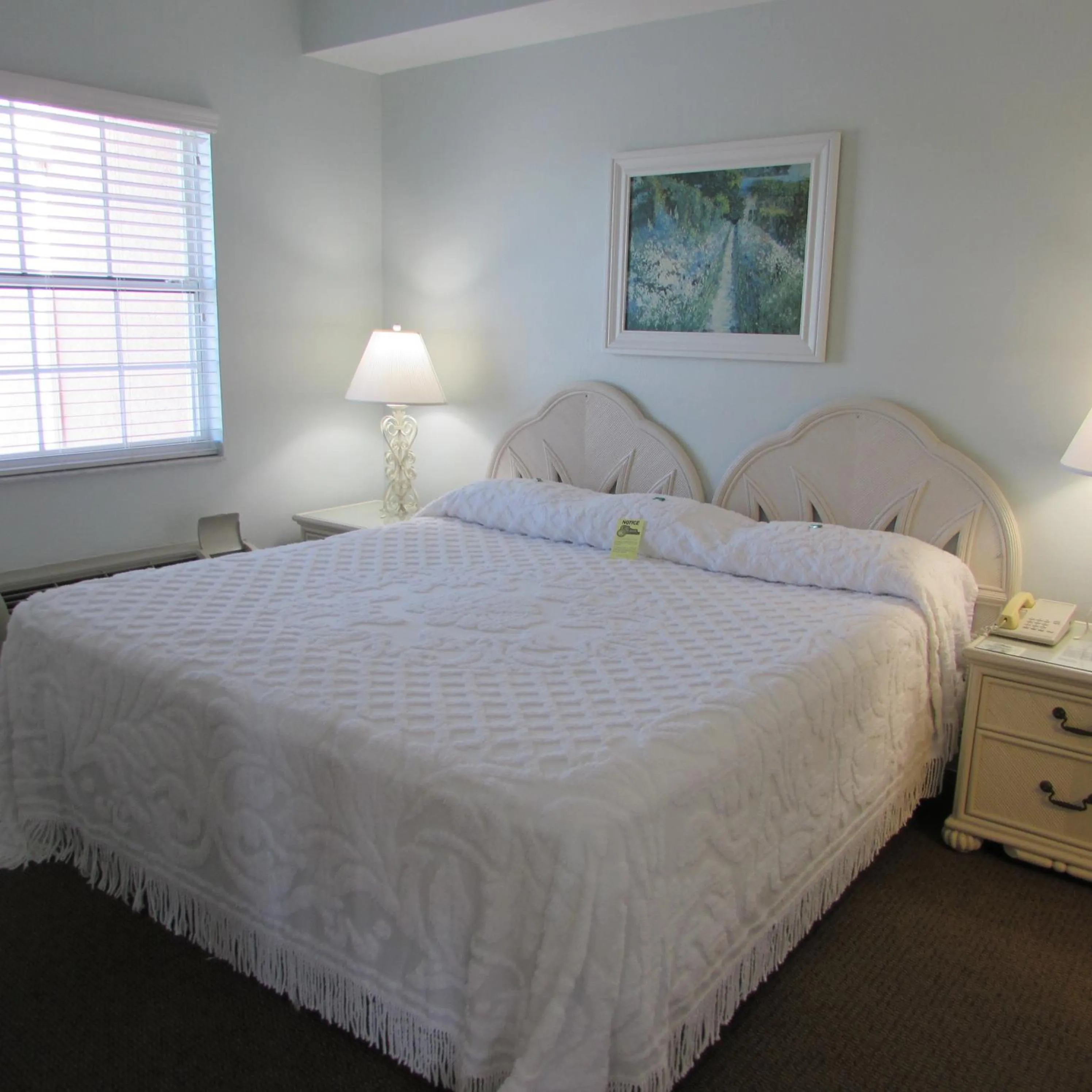 Bed in Edison Beach House