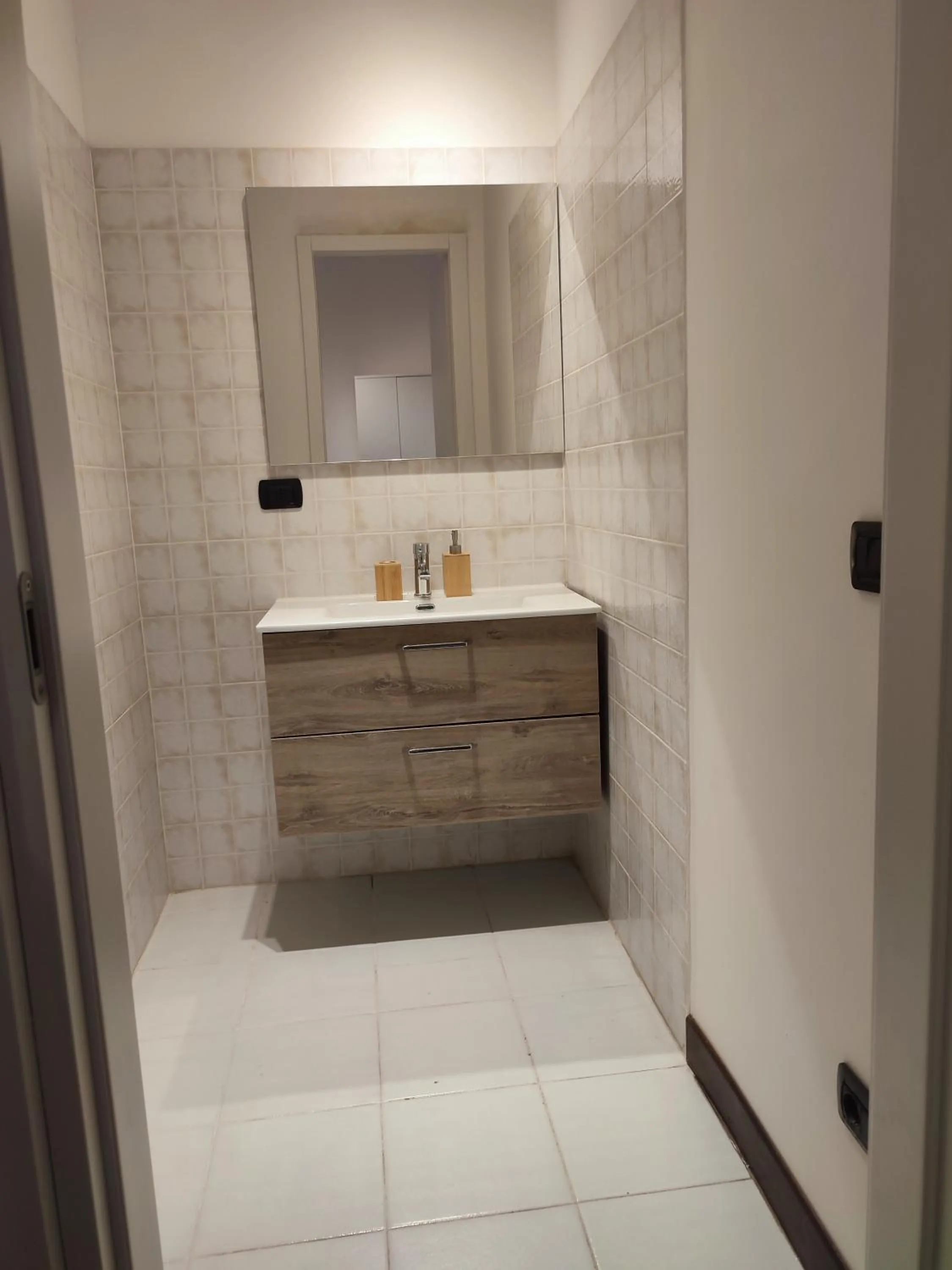 Bathroom in Leonardo Rome Holidays