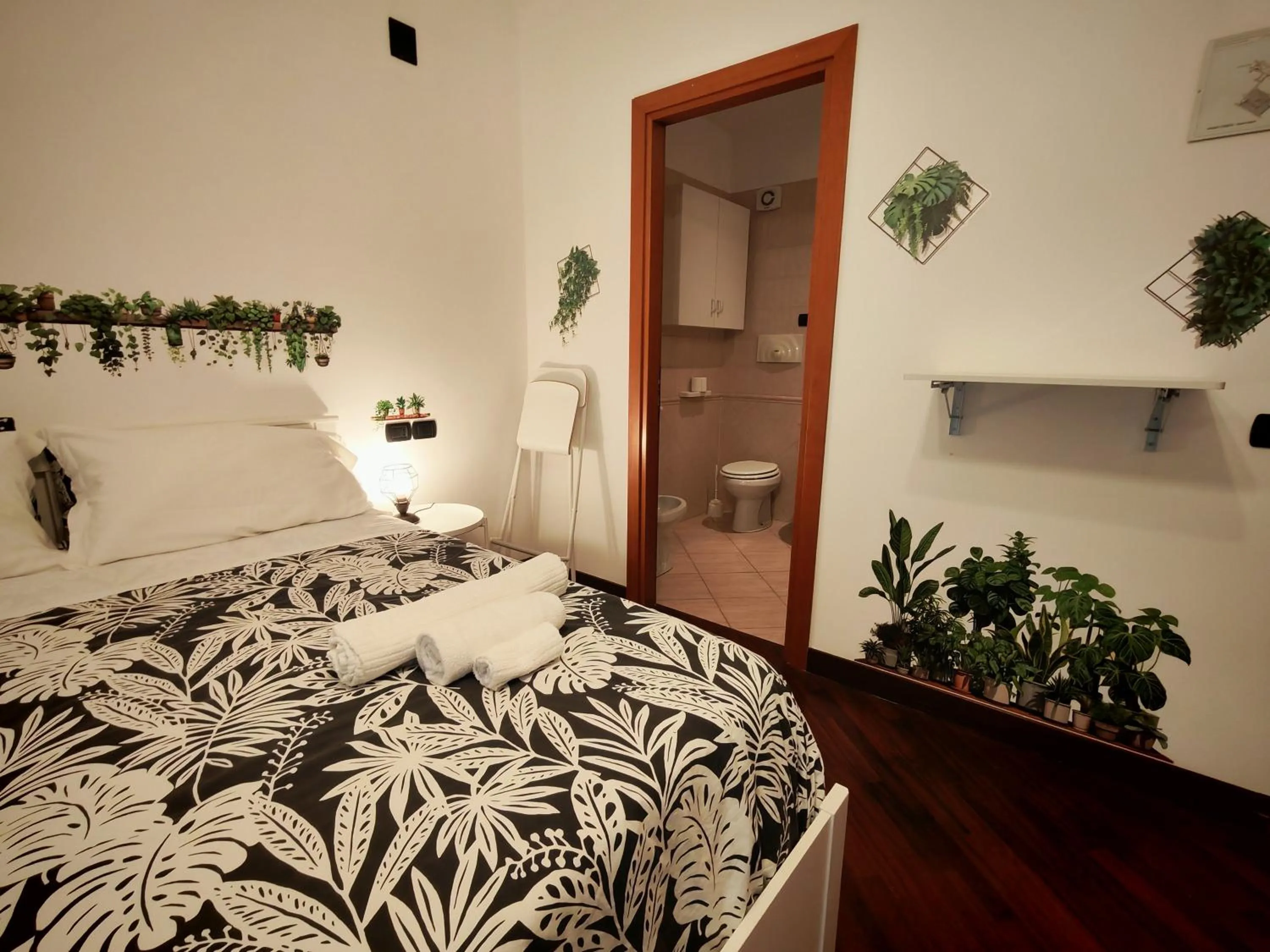 Bed in Leonardo Rome Holidays