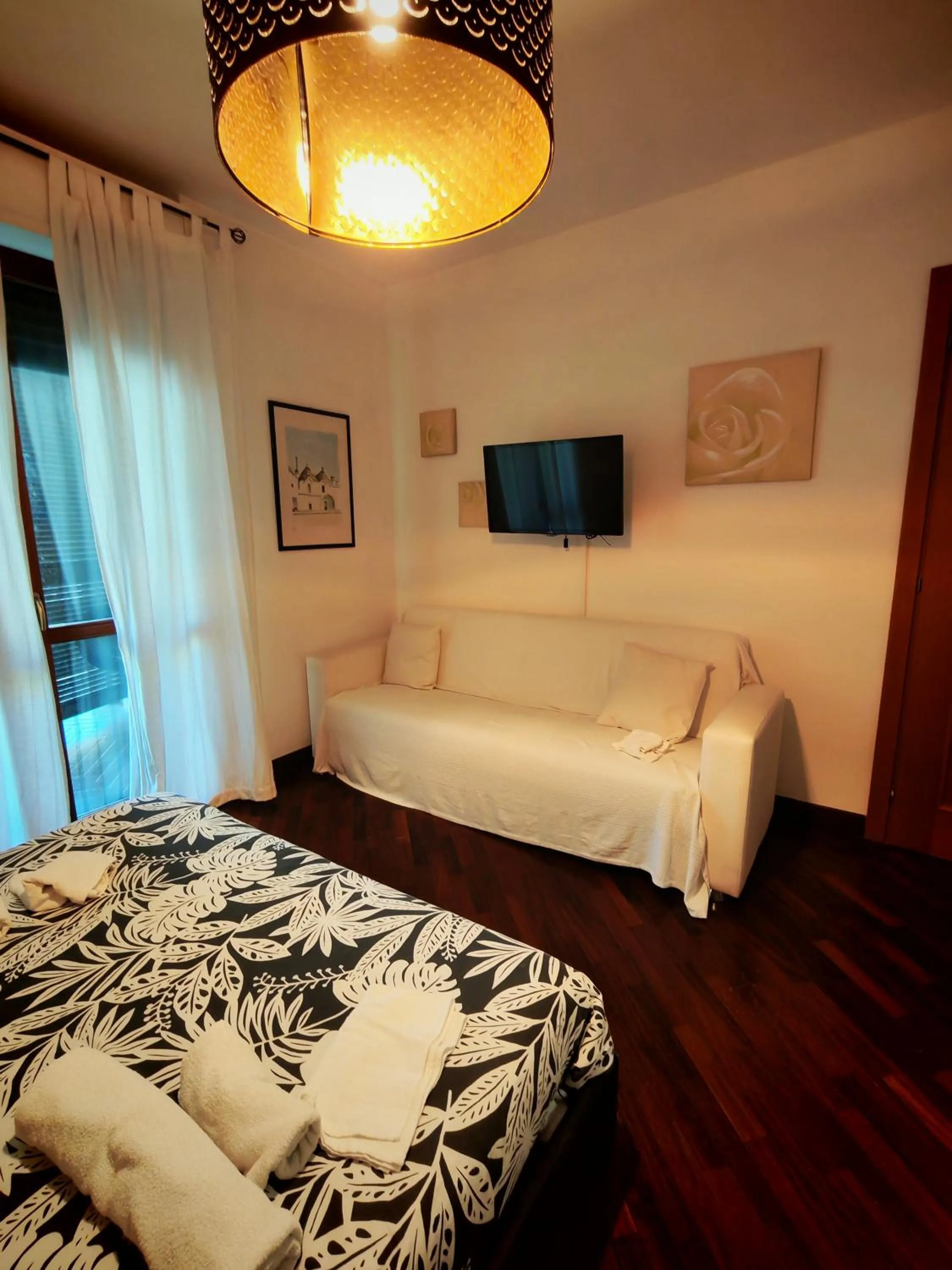 Bed in Leonardo Rome Holidays