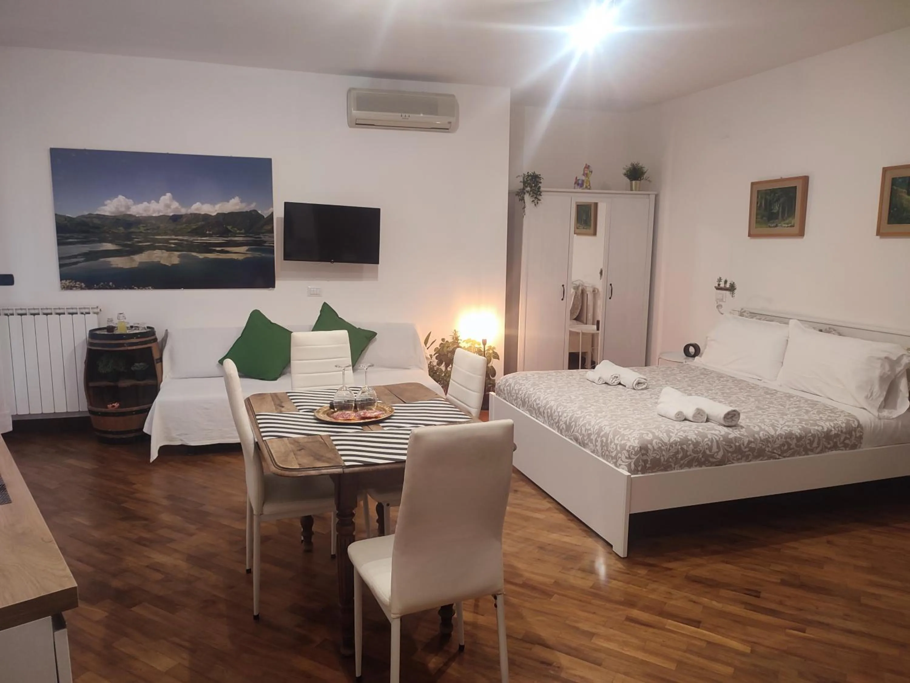 Bed in Leonardo Rome Holidays