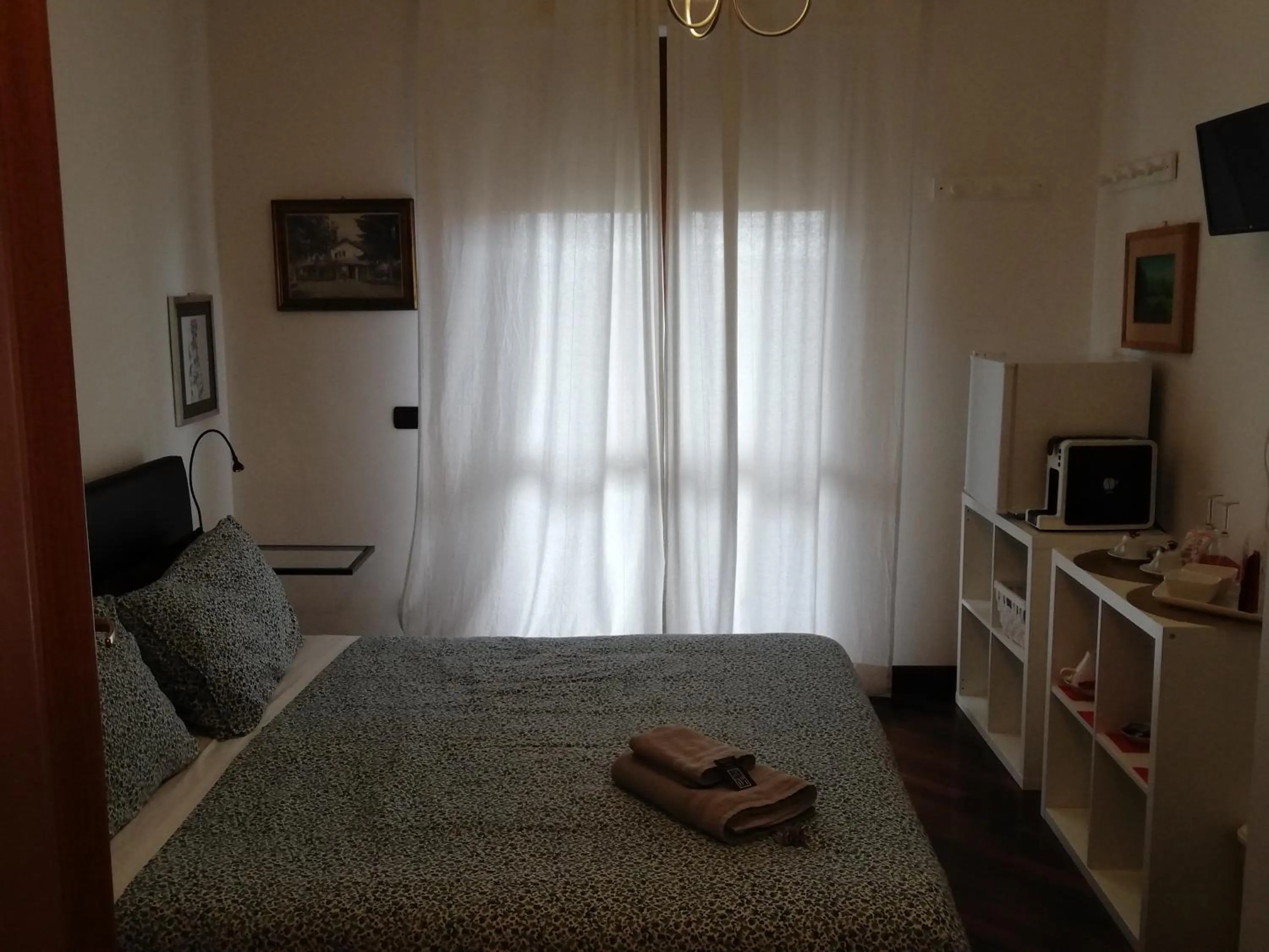 Photo of the whole room, Bed in Leonardo Rome Holidays