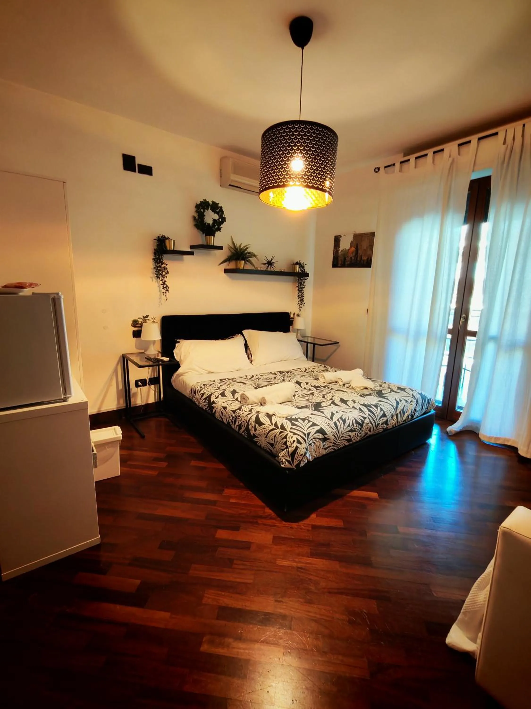 Bed in Leonardo Rome Holidays