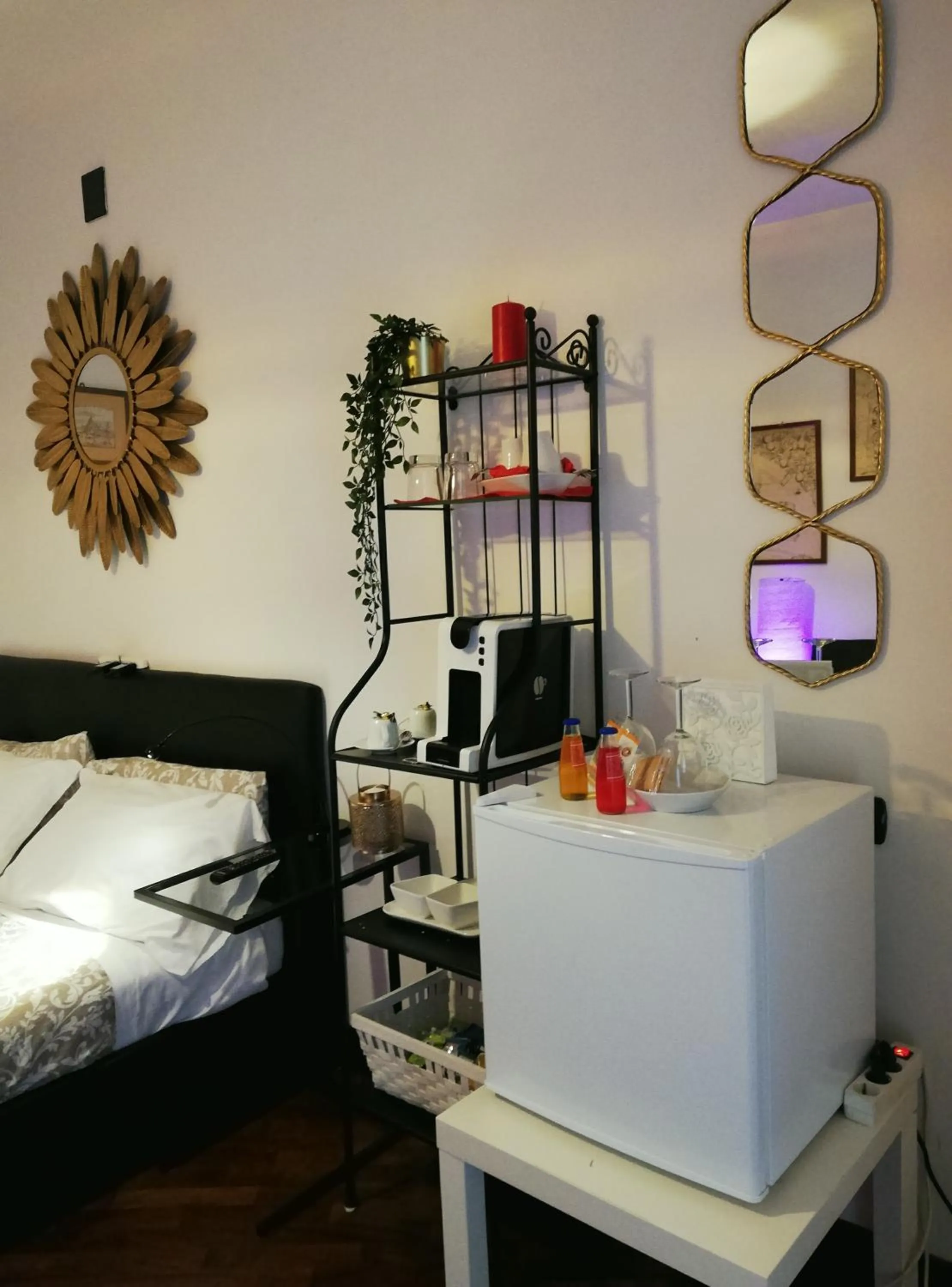 Food and drinks, Bed in Leonardo Rome Holidays