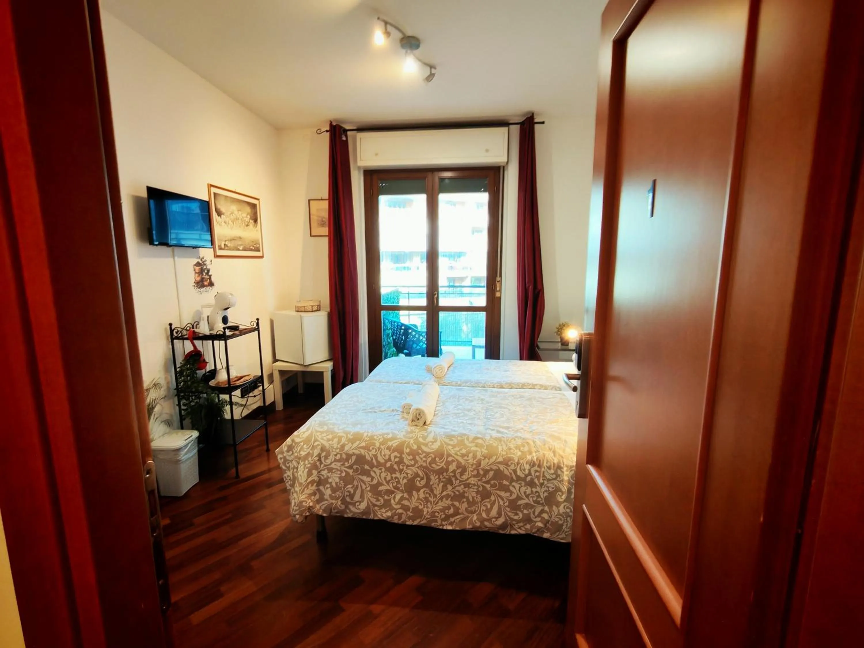 Bed in Leonardo Rome Holidays