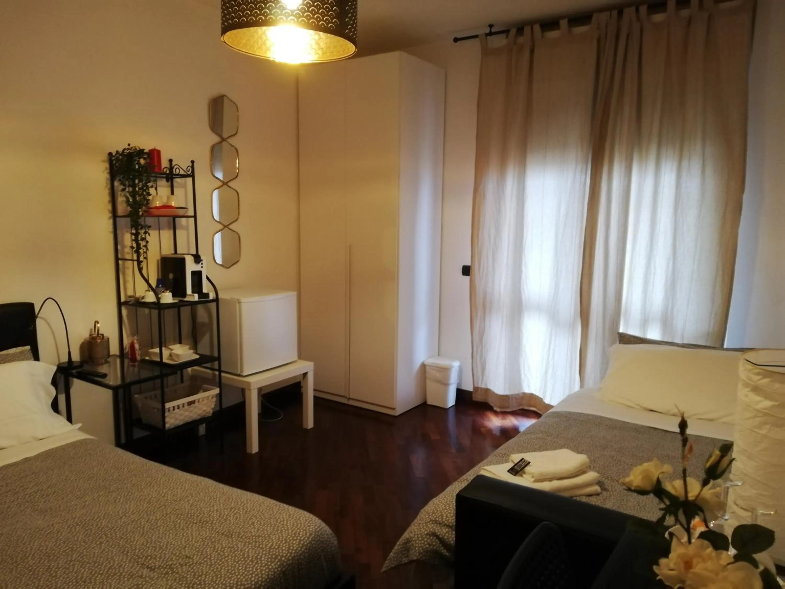 Photo of the whole room, Bed in Leonardo Rome Holidays