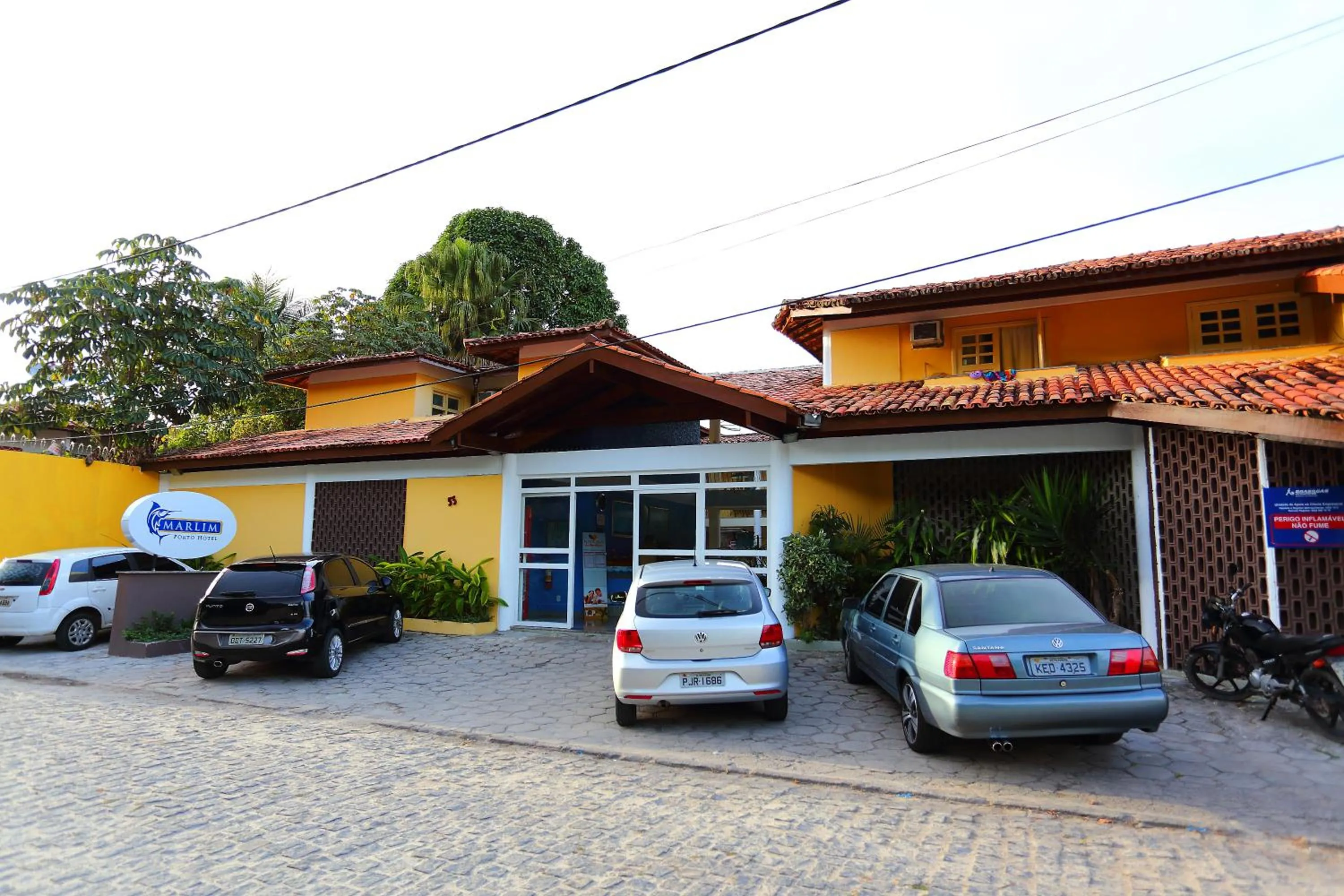 Facade/entrance in Marlim Porto Hotel