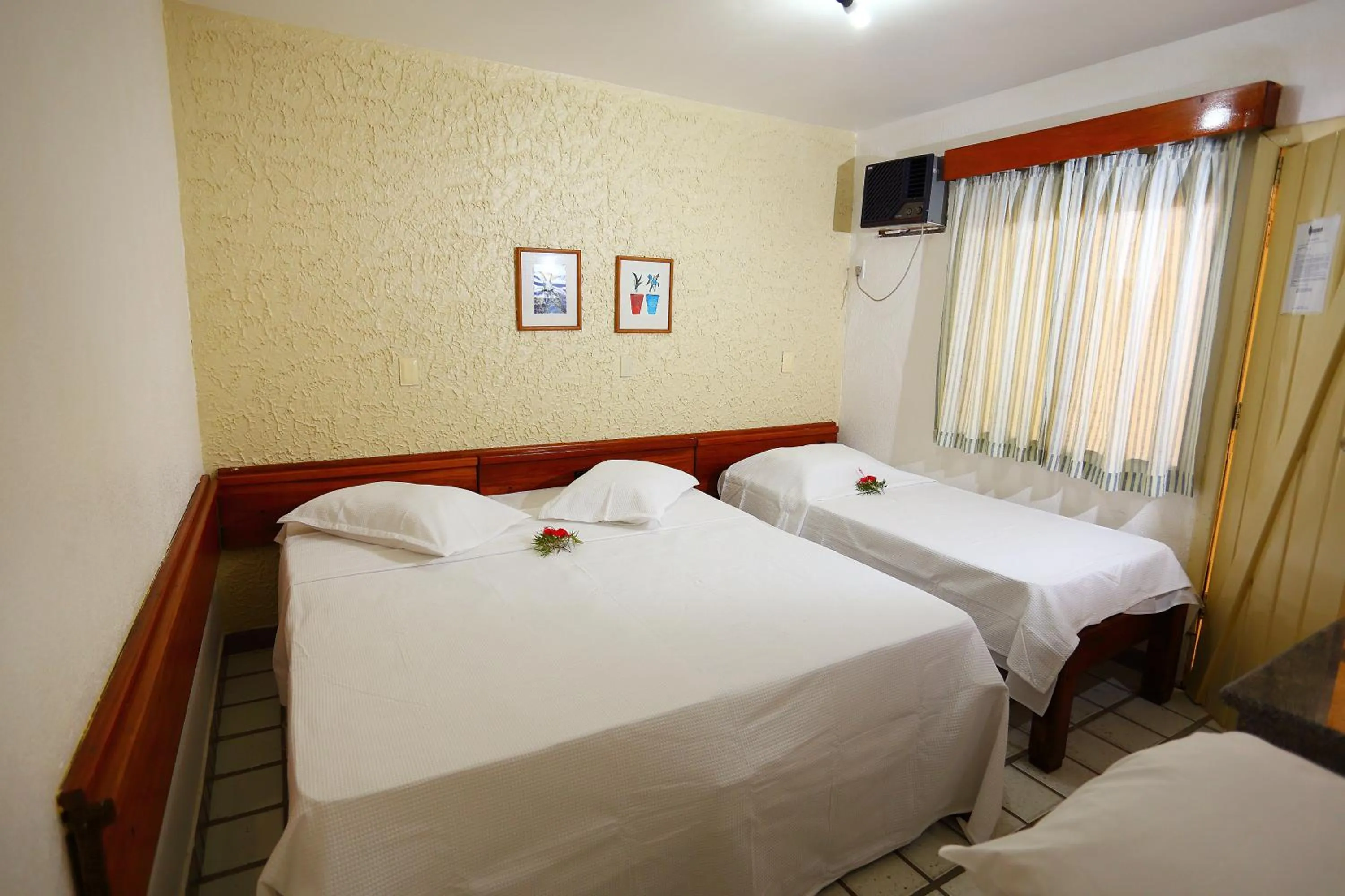 Photo of the whole room, Bed in Marlim Porto Hotel