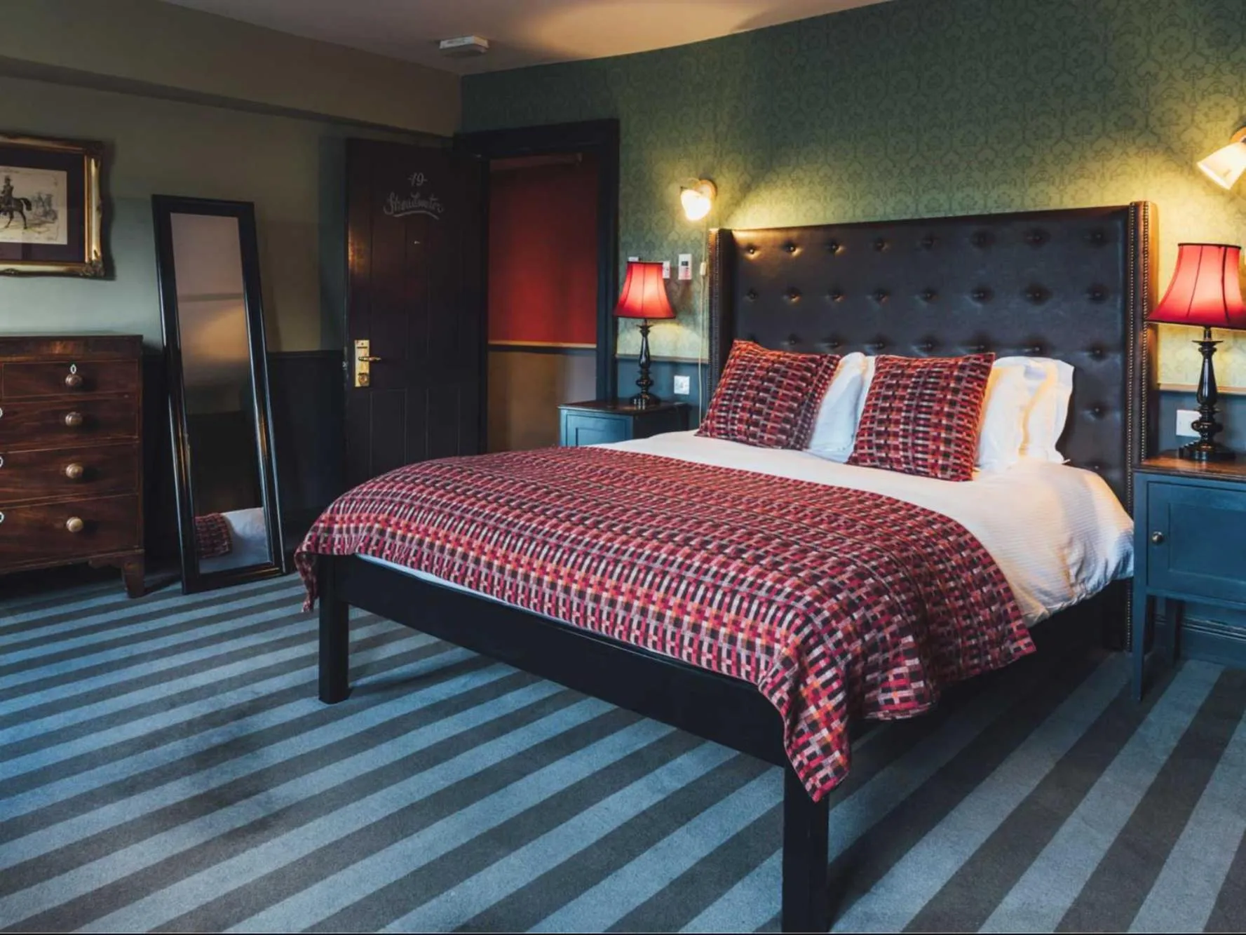 Bed in The Crown And Thistle, Abingdon