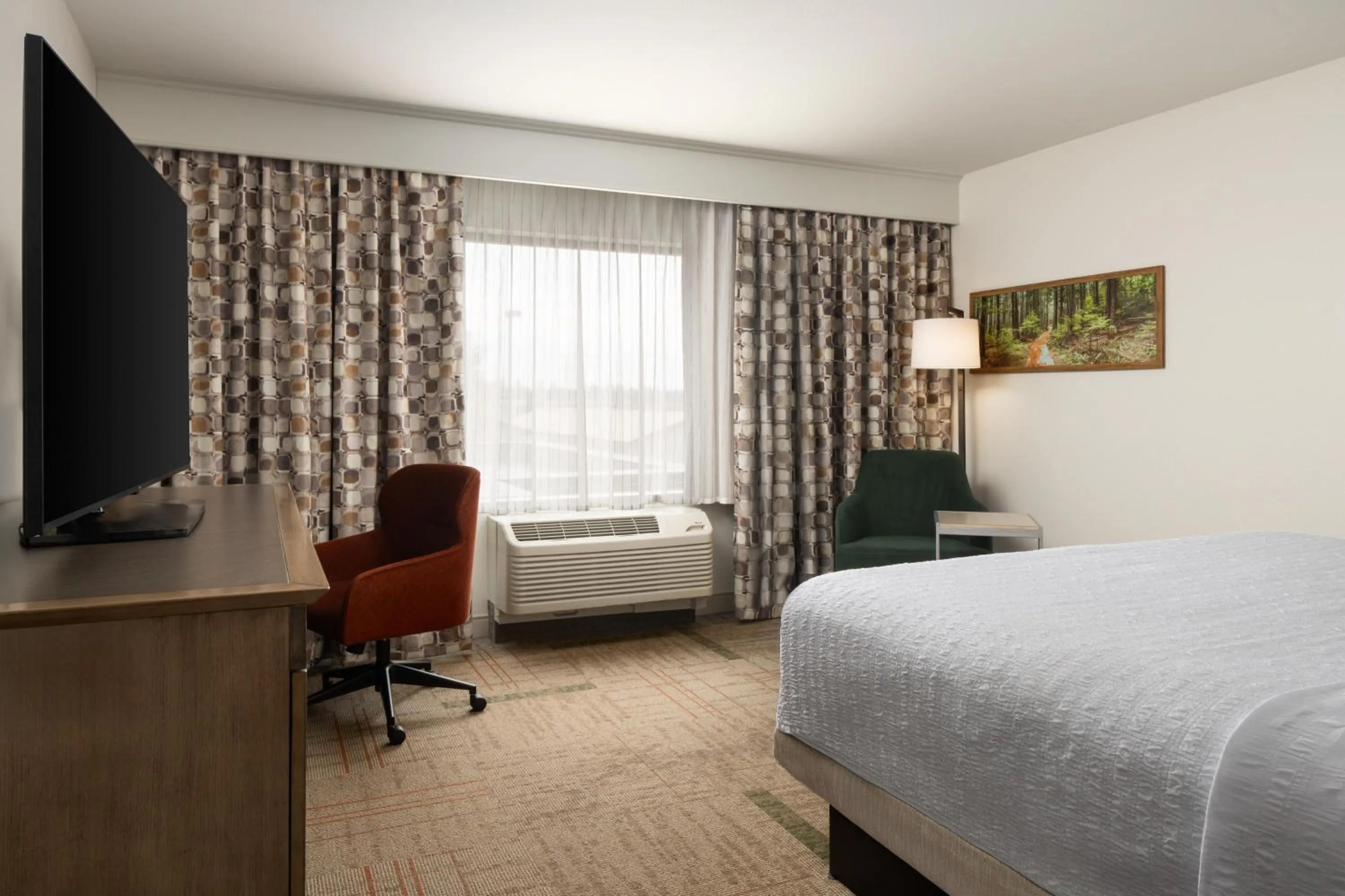 Bed in Hampton Inn & Suites Whitefish