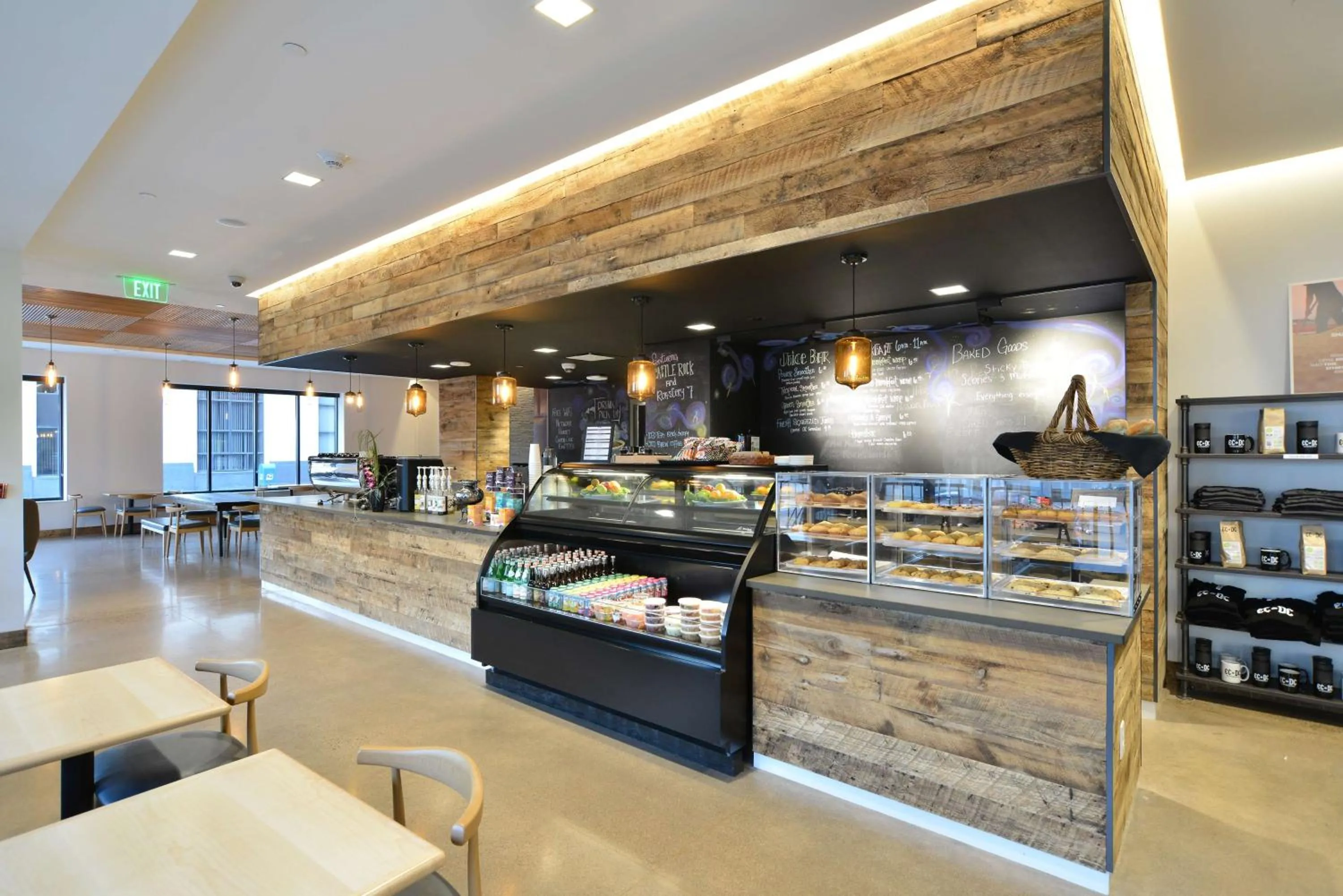 Restaurant/places to eat in The Lismore Hotel Eau Claire - a DoubleTree by Hilton