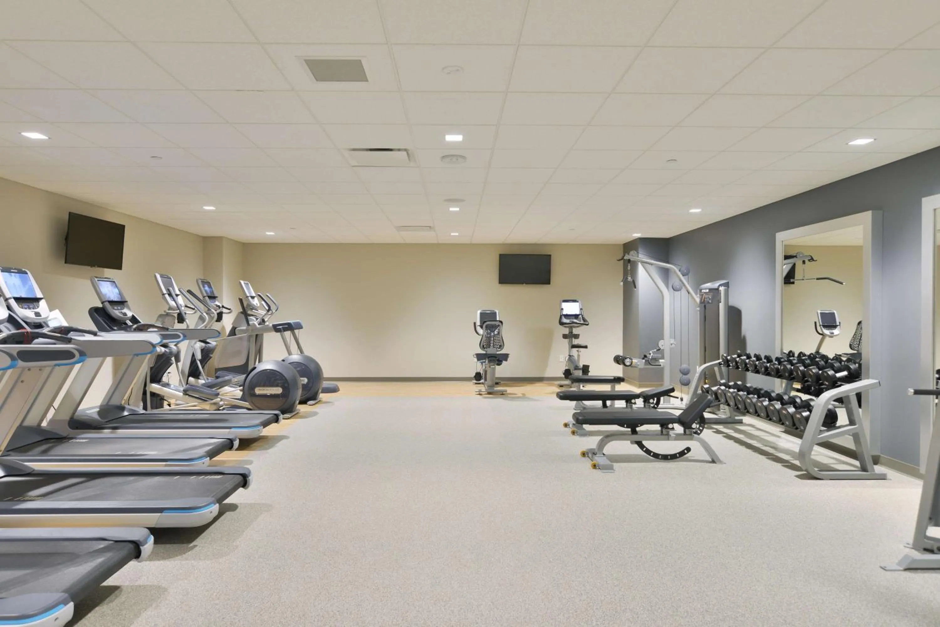 Fitness centre/facilities in The Lismore Hotel Eau Claire - a DoubleTree by Hilton