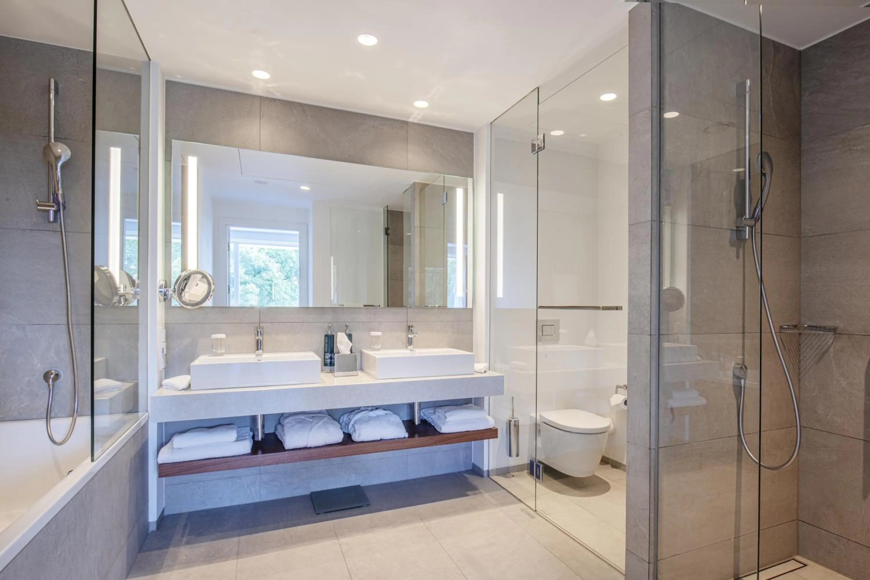 Photo of the whole room in DoubleTree by Hilton Wroclaw