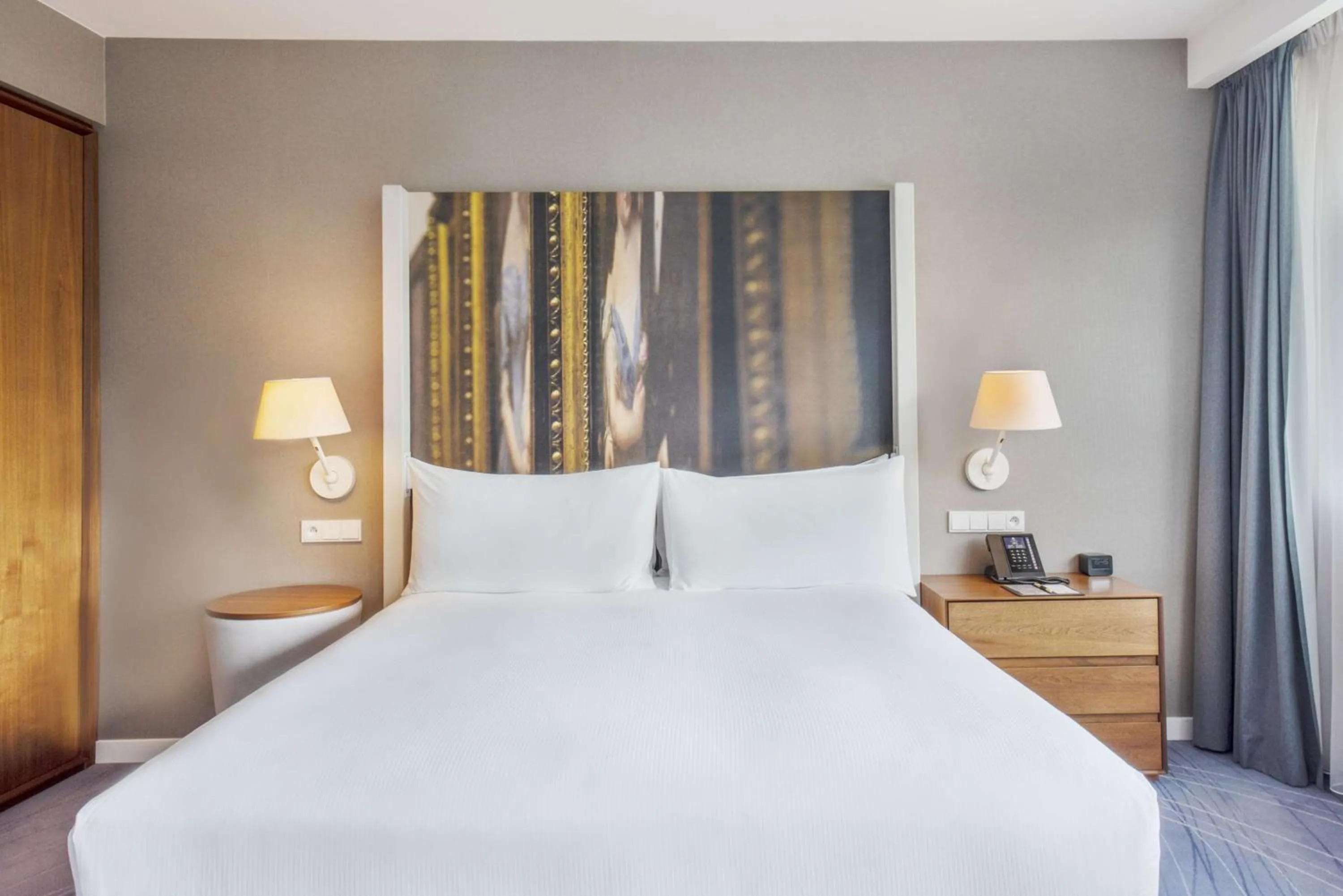 Bed in DoubleTree by Hilton Wroclaw