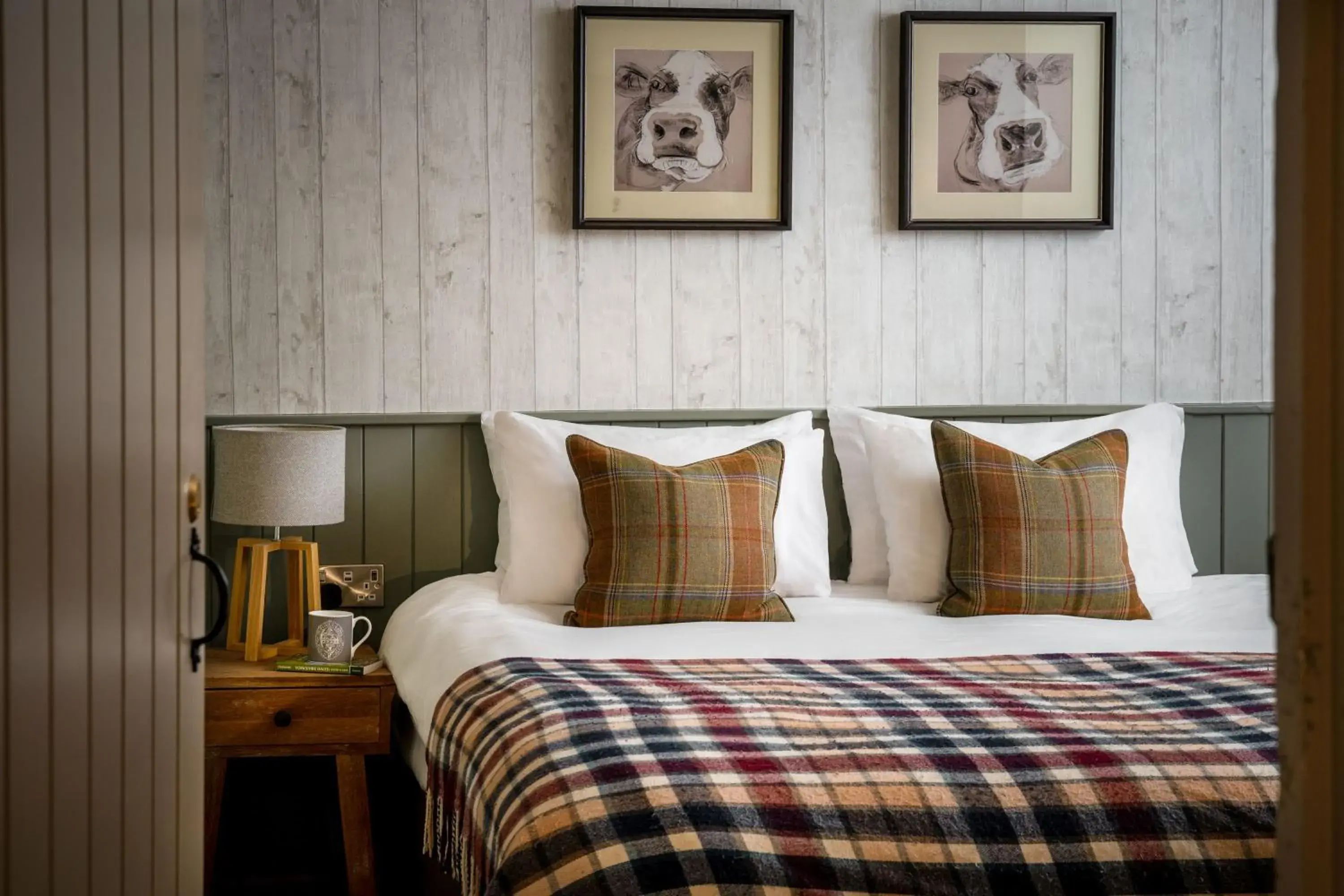 Classic Family Room with Bunk Beds in The Lister Arms Classic Family Room with Bunk Beds in The Lister Arms