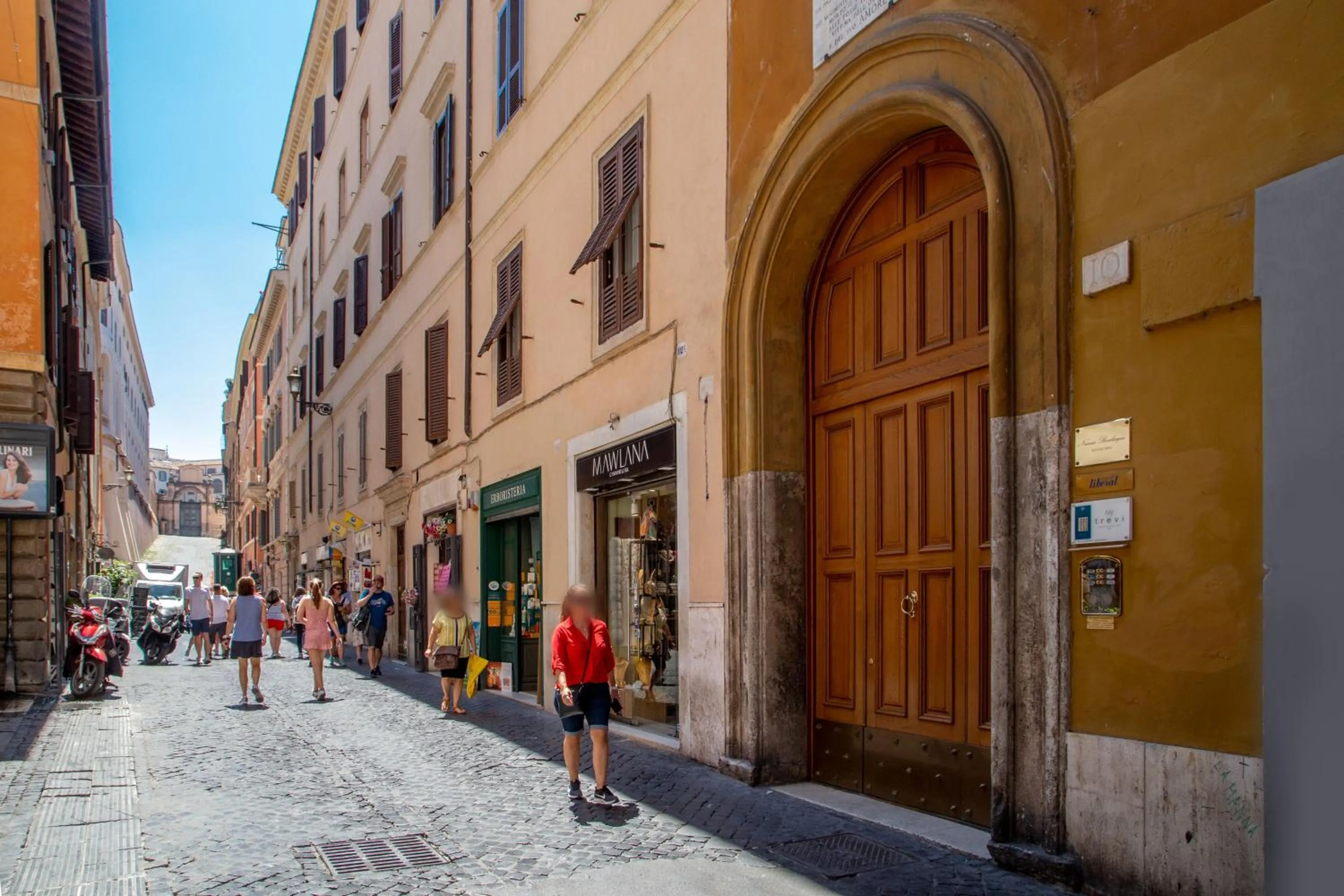 Facade/entrance in My Trevi Charming & Luxury Rooms
