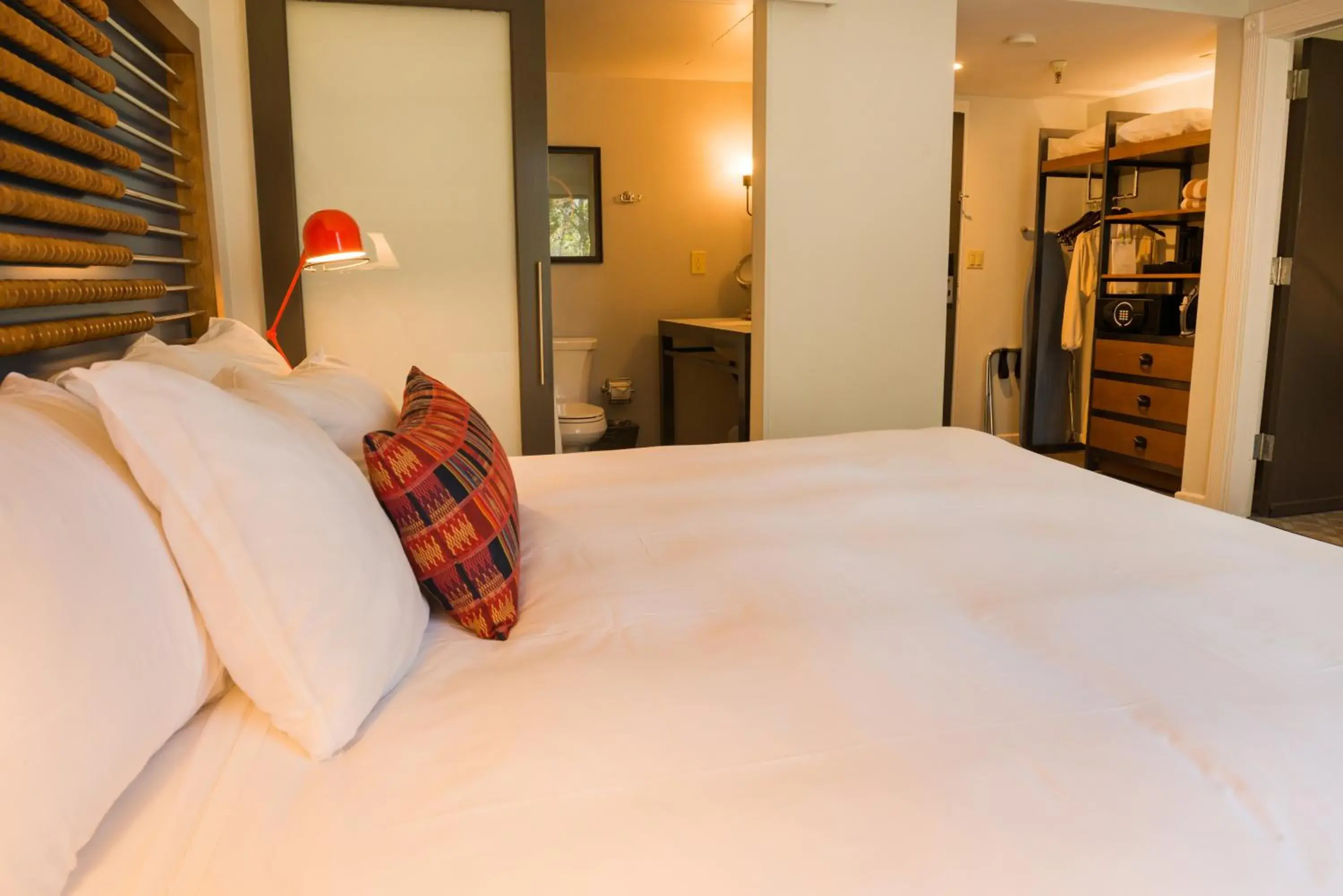 Deluxe King Suite in Chaminade Resort & Spa Deluxe King Suite in Chaminade Resort & Spa