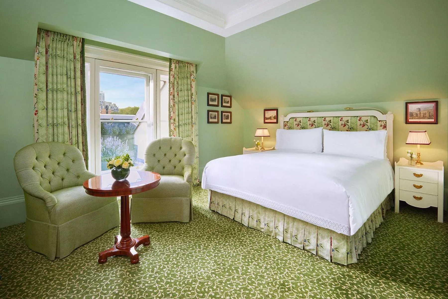 Bed in The Lanesborough, Oetker Hotels