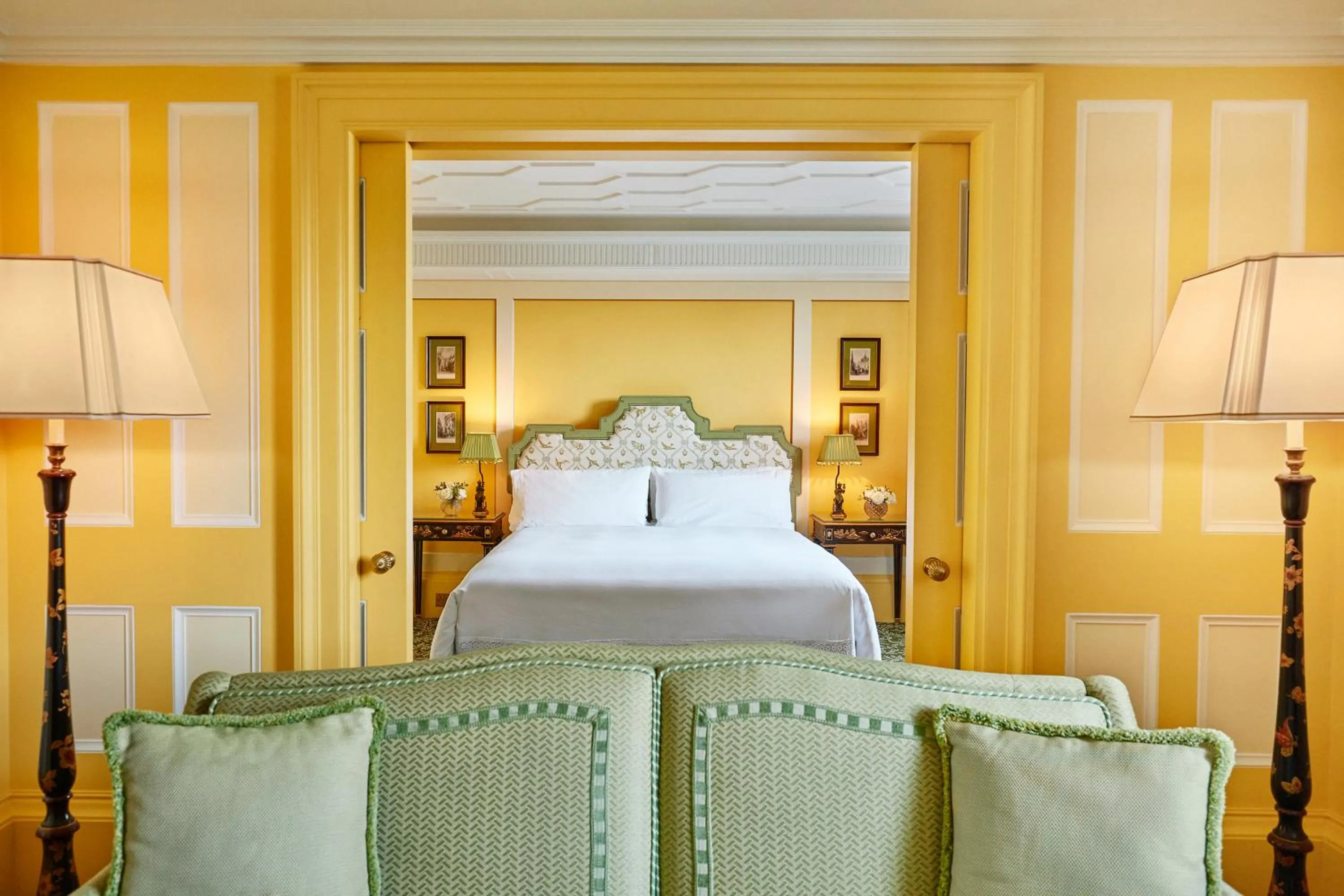 Bed in The Lanesborough, Oetker Hotels