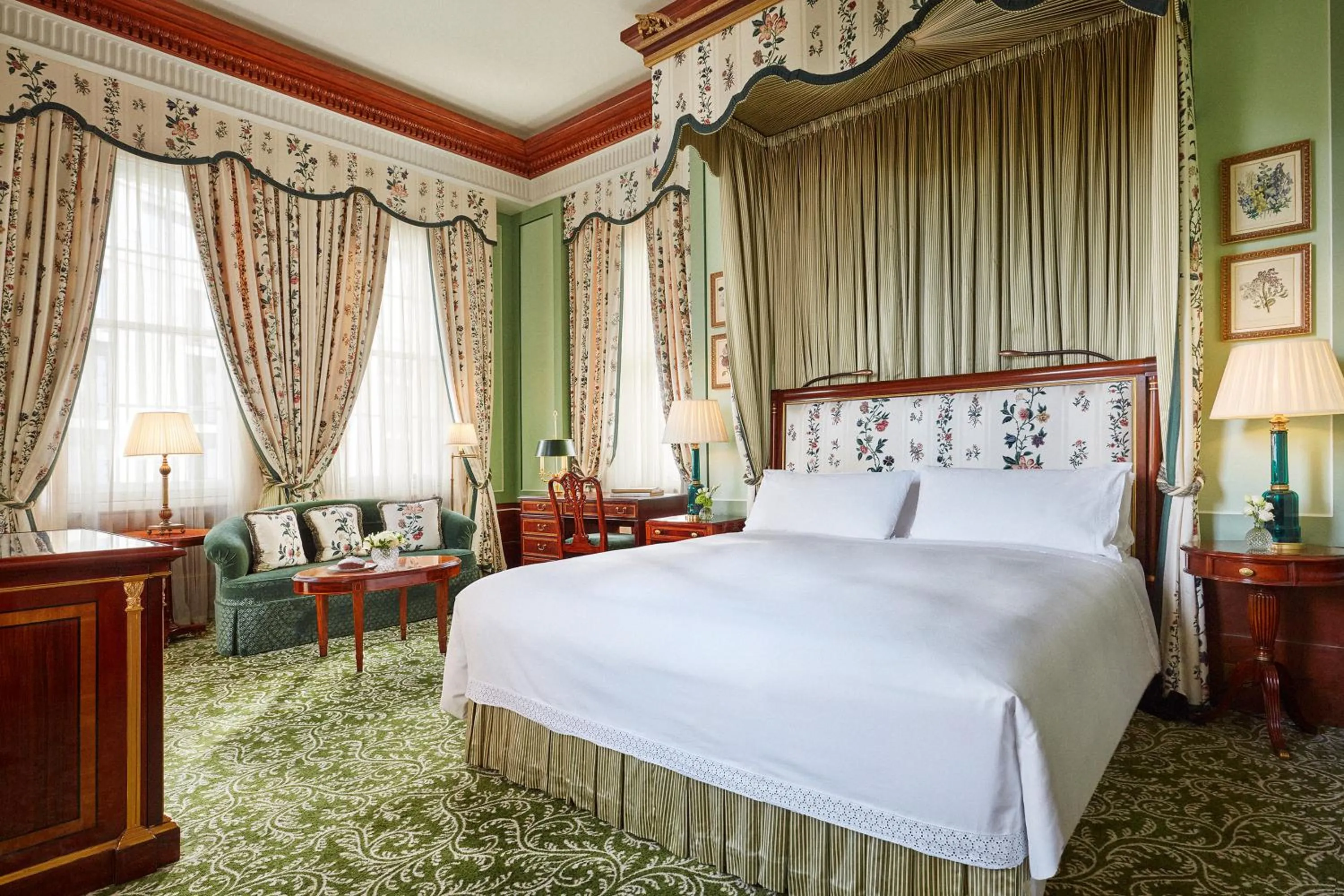 Bed in The Lanesborough, Oetker Hotels