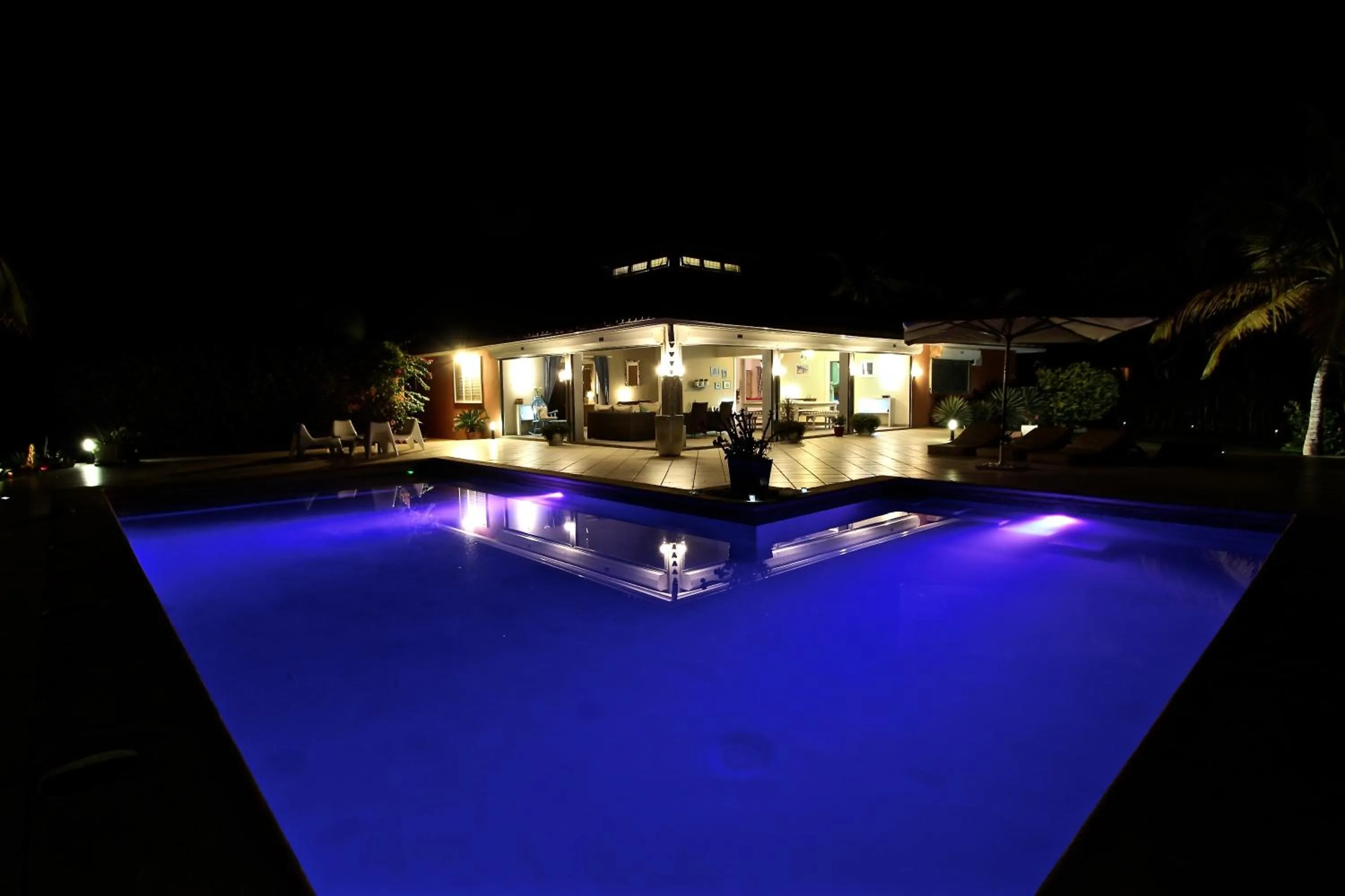 Night in Villa Talanquera