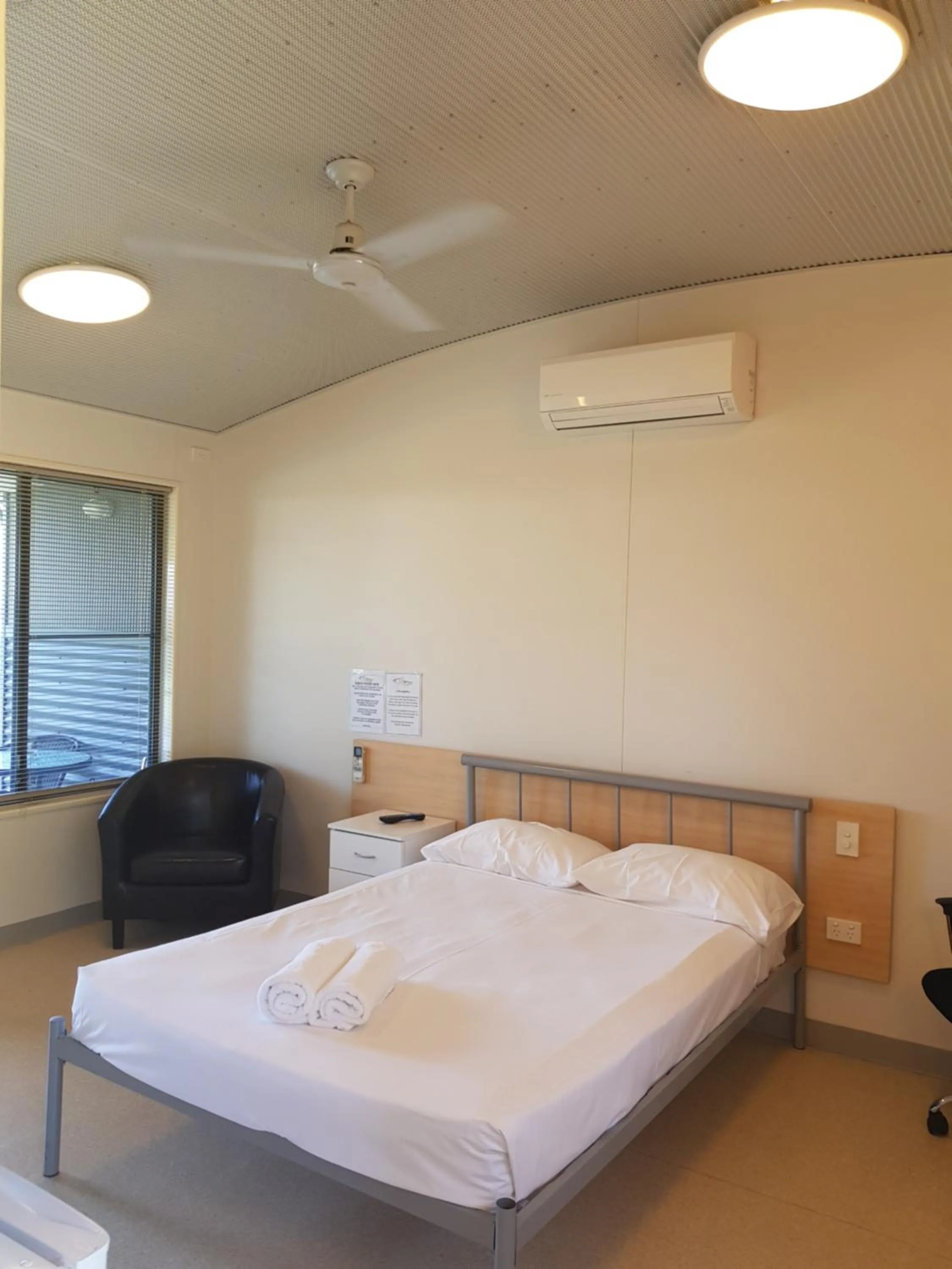 Bed in Cardwell Beachcomber Motel & Tourist Park