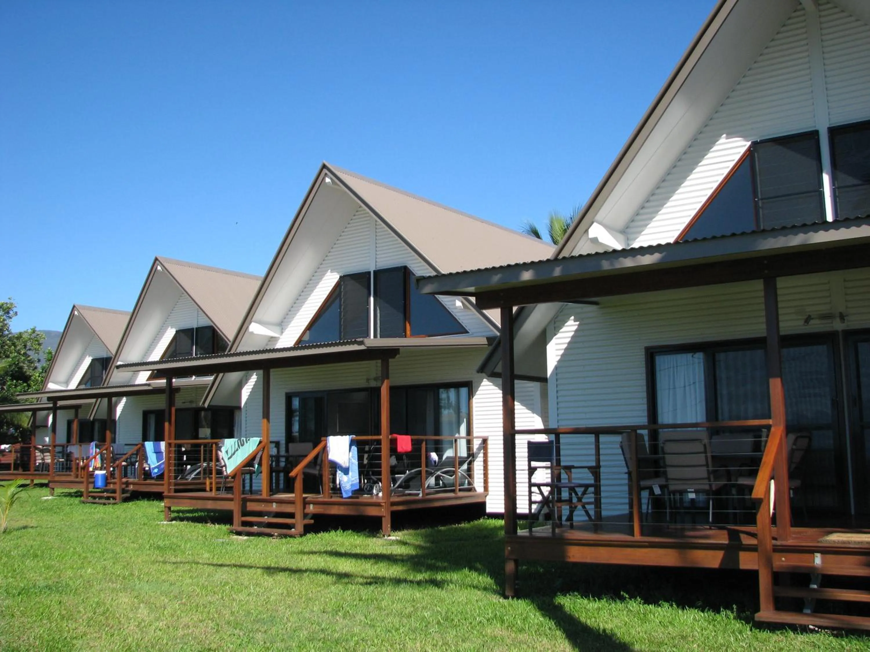 Property building in Cardwell Beachcomber Motel & Tourist Park